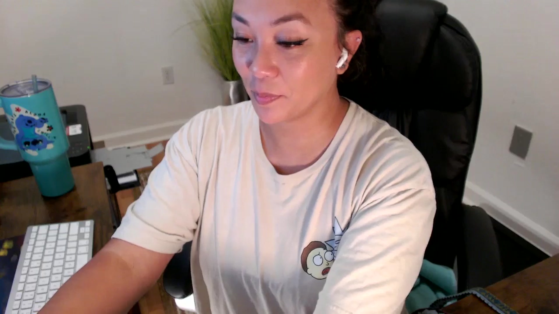 Gallery image thumbnail from MickaylaStar's myfreecams stream on, 07/03/2025, 20:01 image 15 of 20
