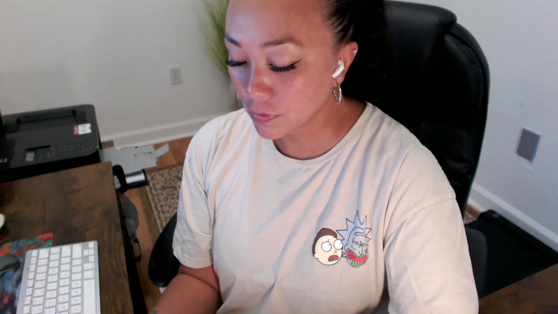 Gallery image thumbnail from MickaylaStar's myfreecams stream on, 07/21/2025, 14:06 image 9 of 20