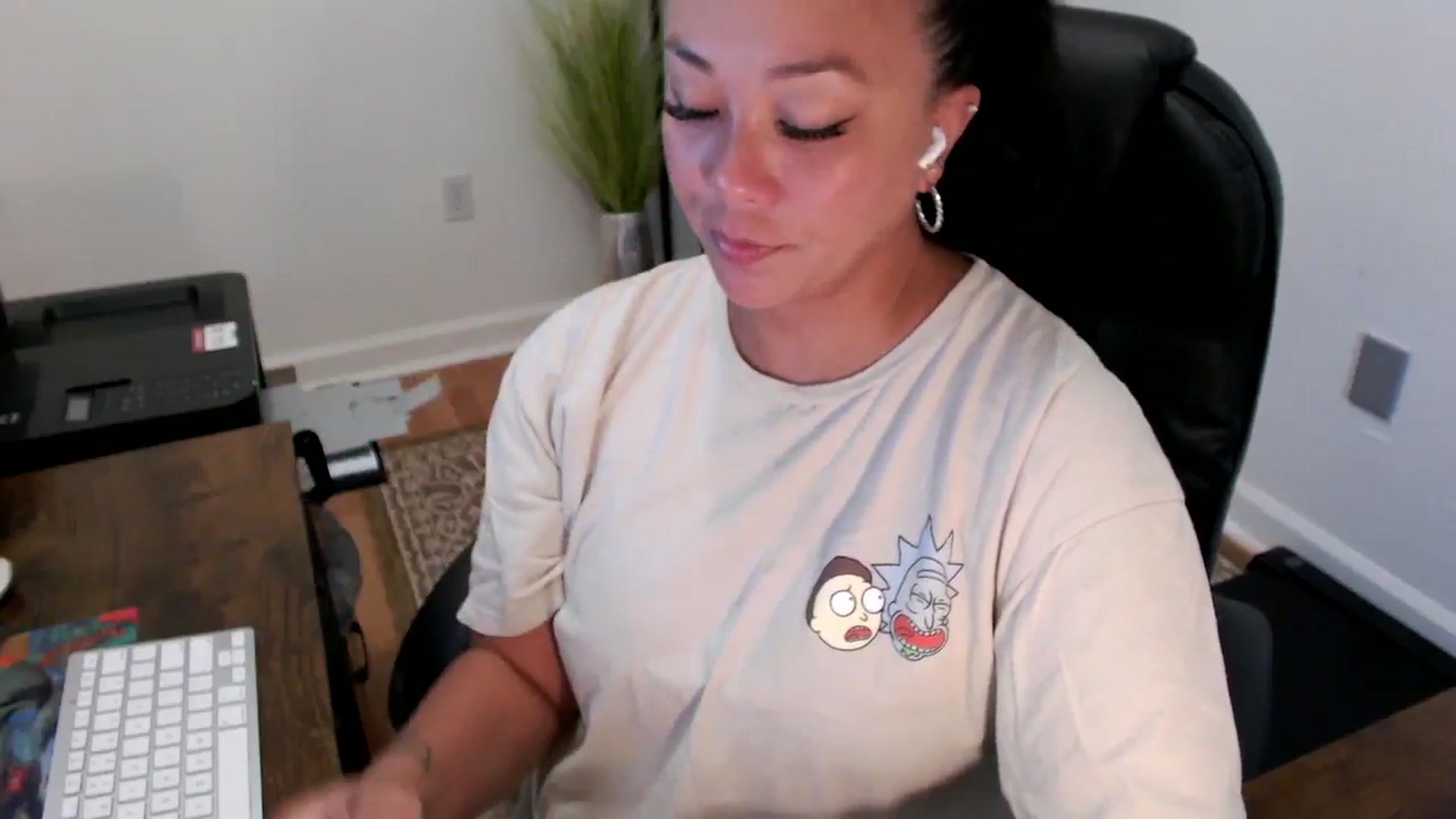 Gallery image thumbnail from MickaylaStar's myfreecams stream on, 07/21/2025, 14:06 image 10 of 20