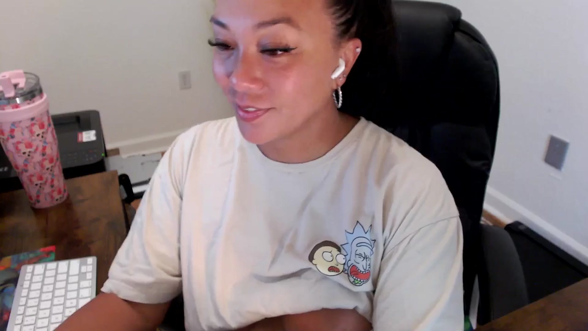 Gallery image thumbnail from MickaylaStar's myfreecams stream on, 07/21/2025, 14:27 image 15 of 20