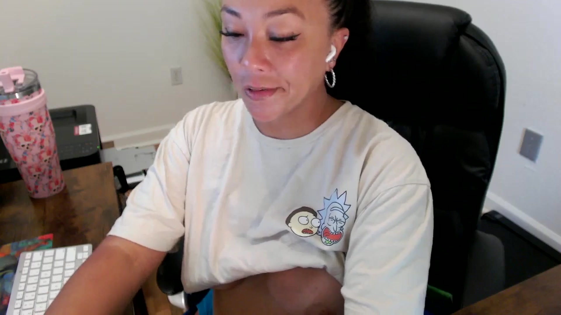 Gallery image thumbnail from MickaylaStar's myfreecams stream on, 07/21/2025, 14:27 image 17 of 20