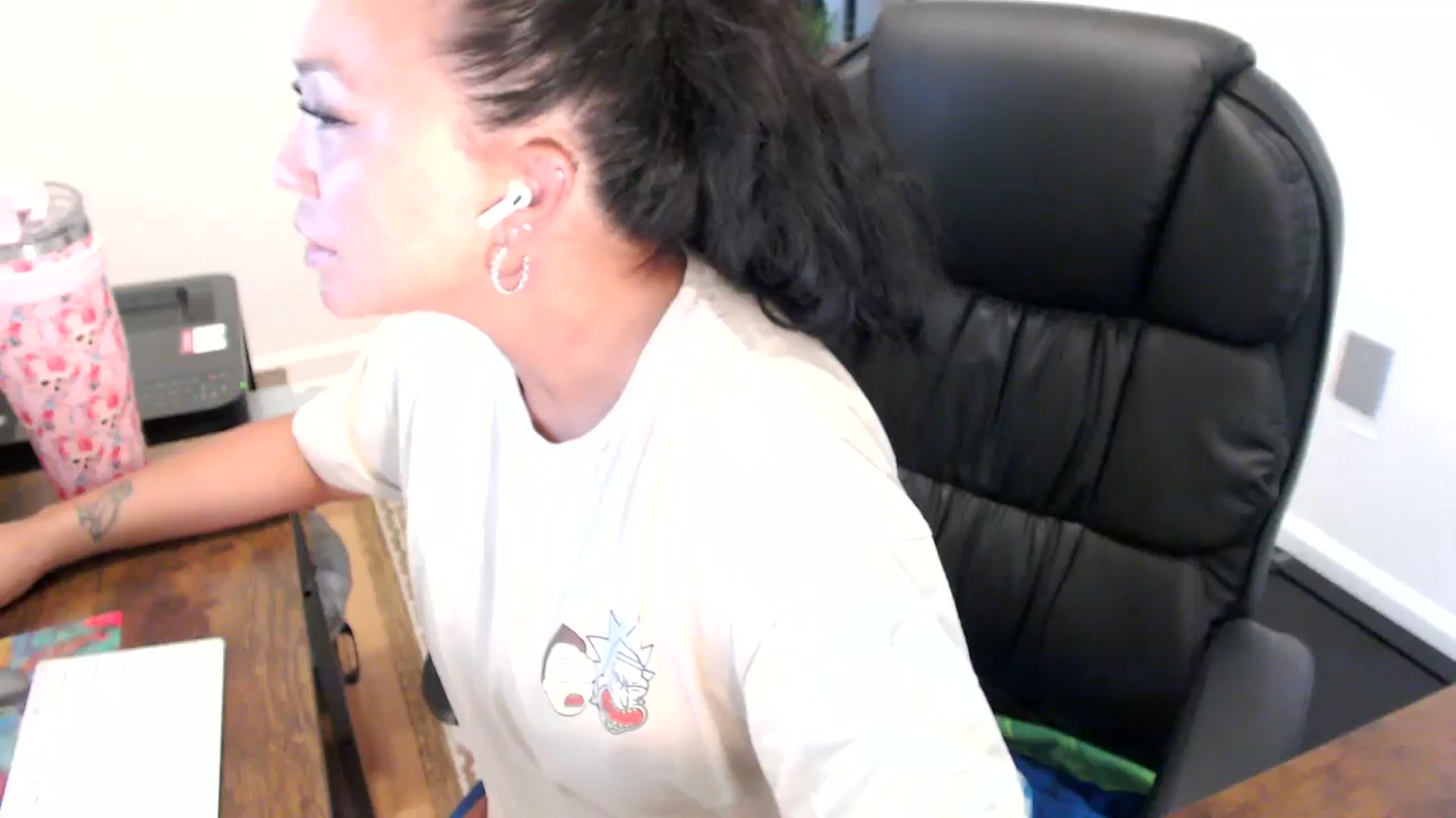 Gallery image thumbnail from MickaylaStar's myfreecams stream on, 07/21/2025, 14:51 image 4 of 20