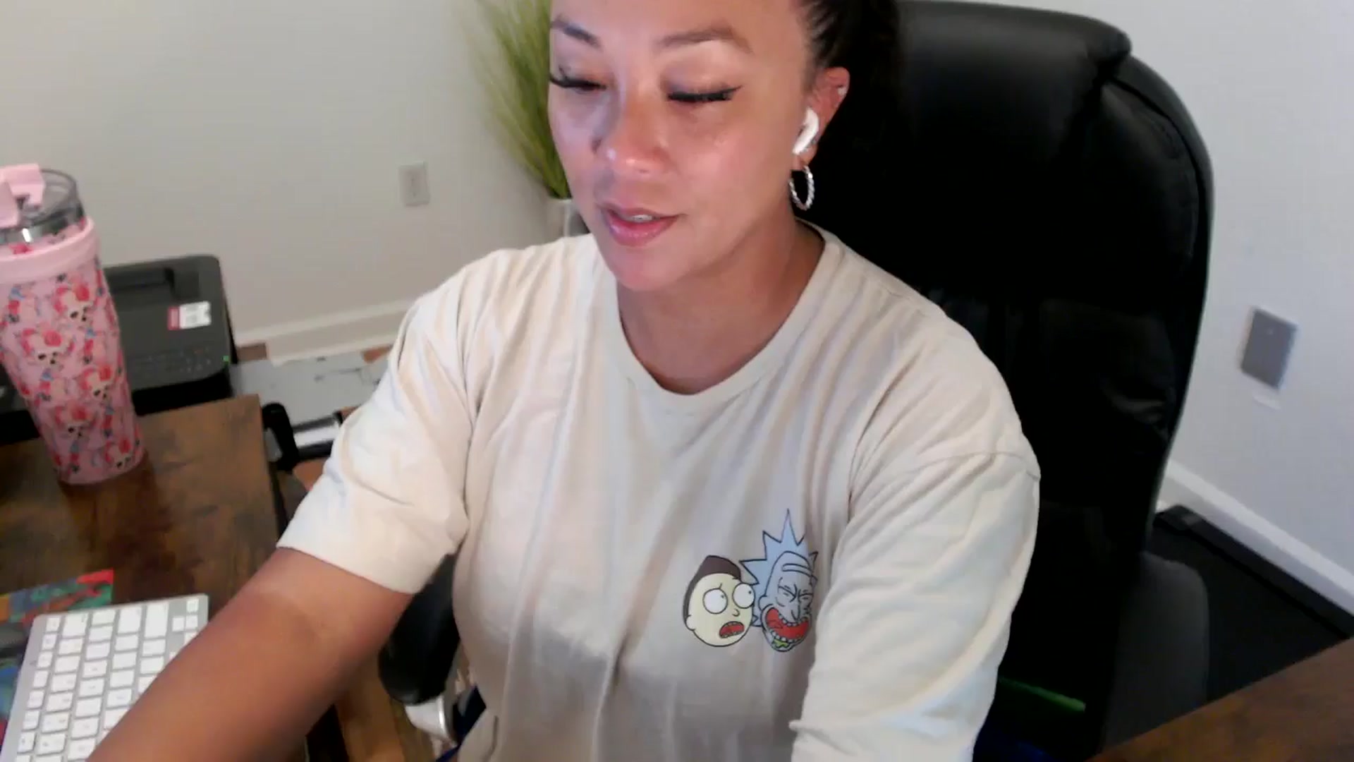 Gallery image thumbnail from MickaylaStar's myfreecams stream on, 07/21/2025, 14:51 image 5 of 20