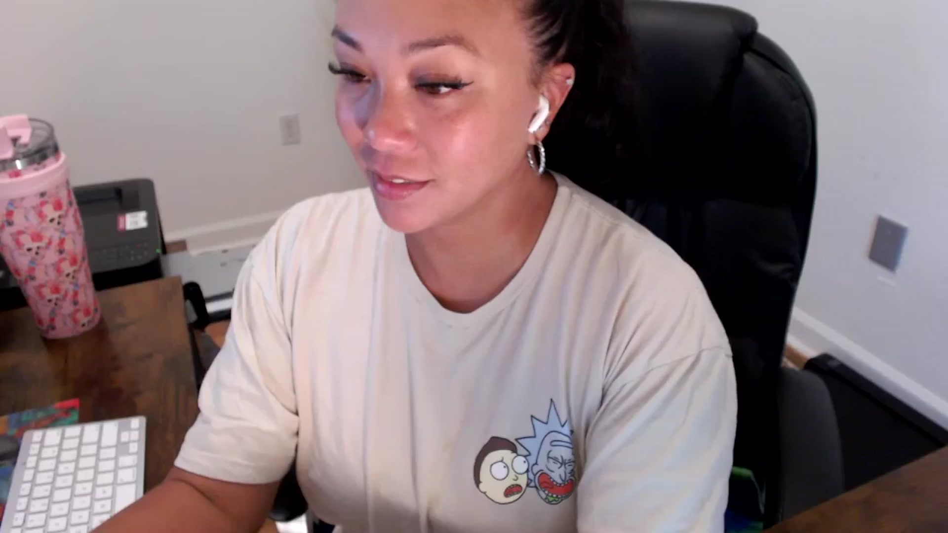 Gallery image thumbnail from MickaylaStar's myfreecams stream on, 07/21/2025, 14:51 image 1 of 20