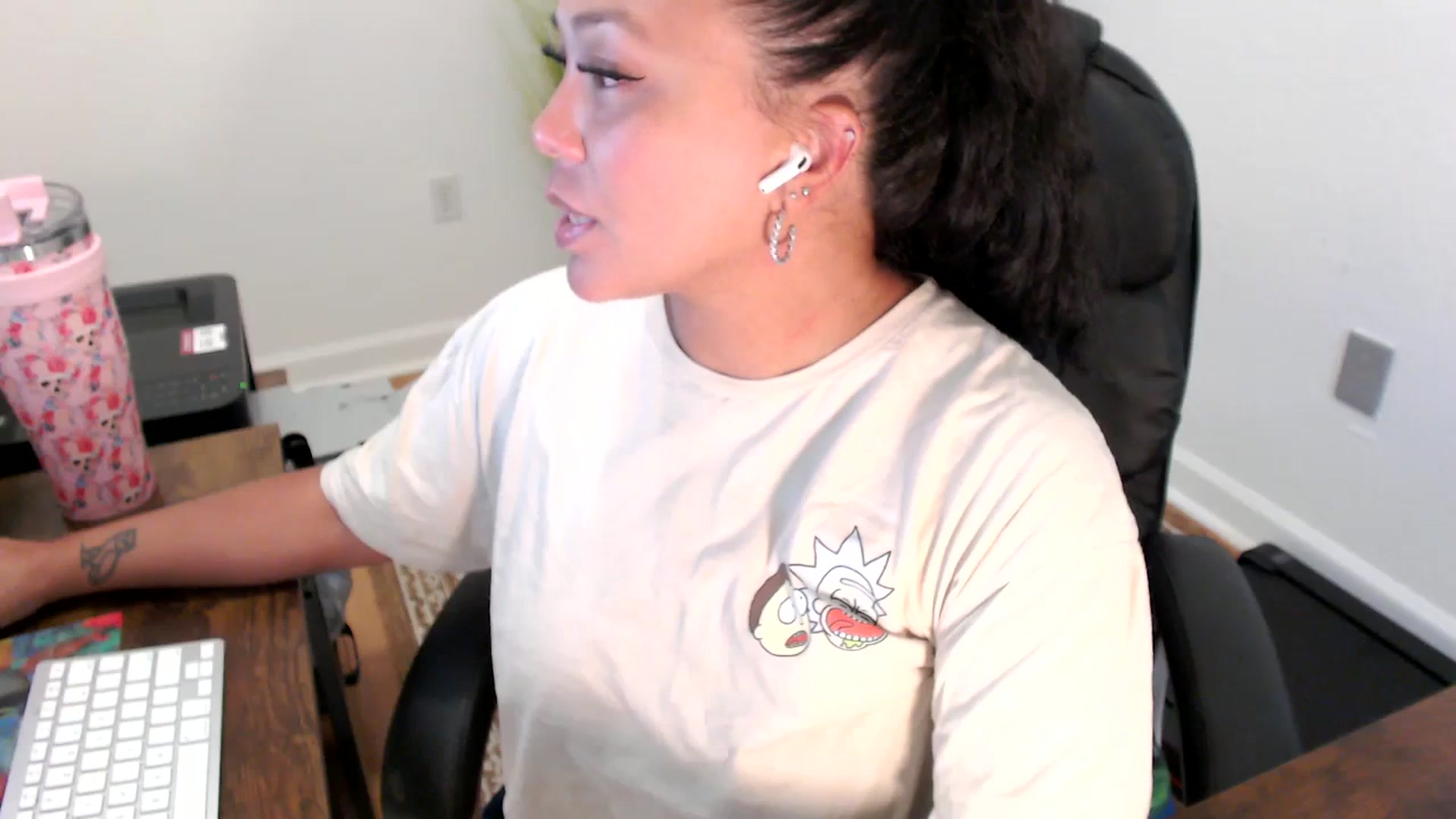 Gallery image thumbnail from MickaylaStar's myfreecams stream on, 07/21/2025, 14:51 image 16 of 20