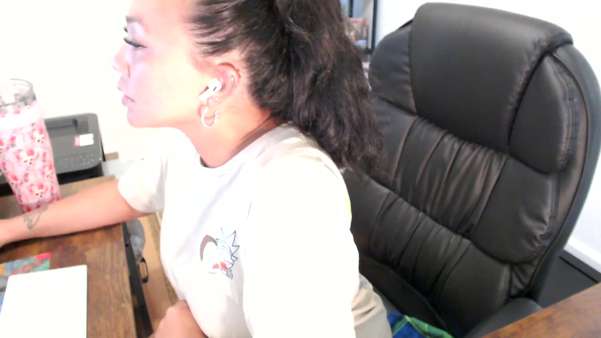 Gallery image thumbnail from MickaylaStar's myfreecams stream on, 07/21/2025, 16:18 image 17 of 20