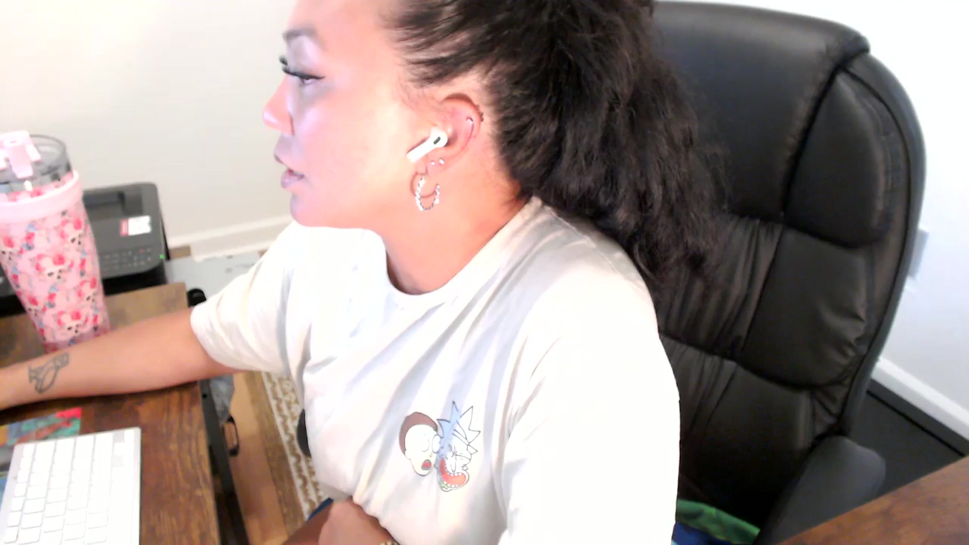 Gallery image thumbnail from MickaylaStar's myfreecams stream on, 07/21/2025, 16:18 image 5 of 20