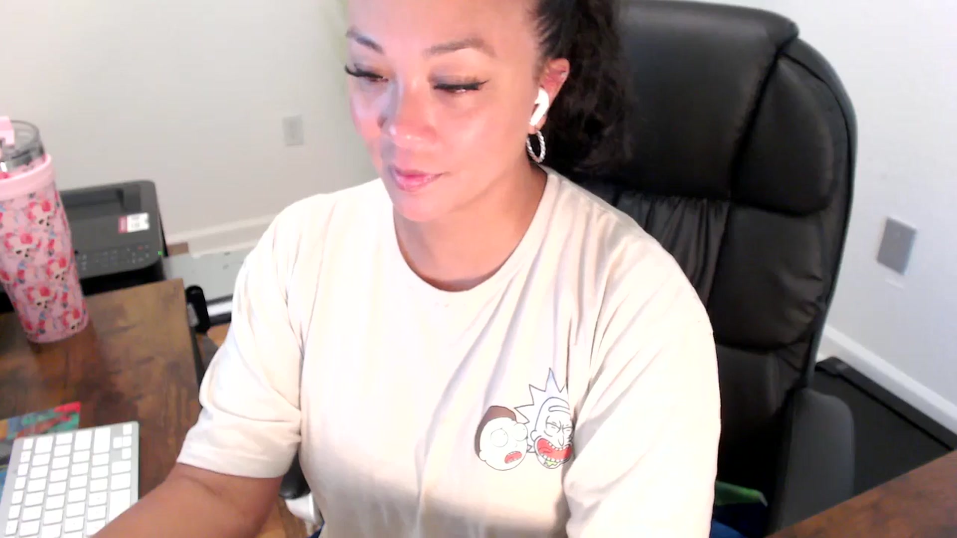 Gallery image thumbnail from MickaylaStar's myfreecams stream on, 07/21/2025, 16:18 image 15 of 20