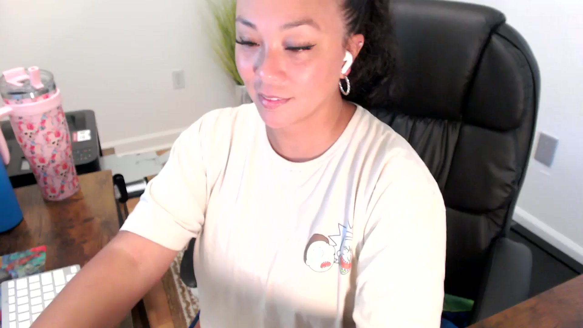 Gallery image thumbnail from MickaylaStar's myfreecams stream on, 07/21/2025, 17:50 image 8 of 20