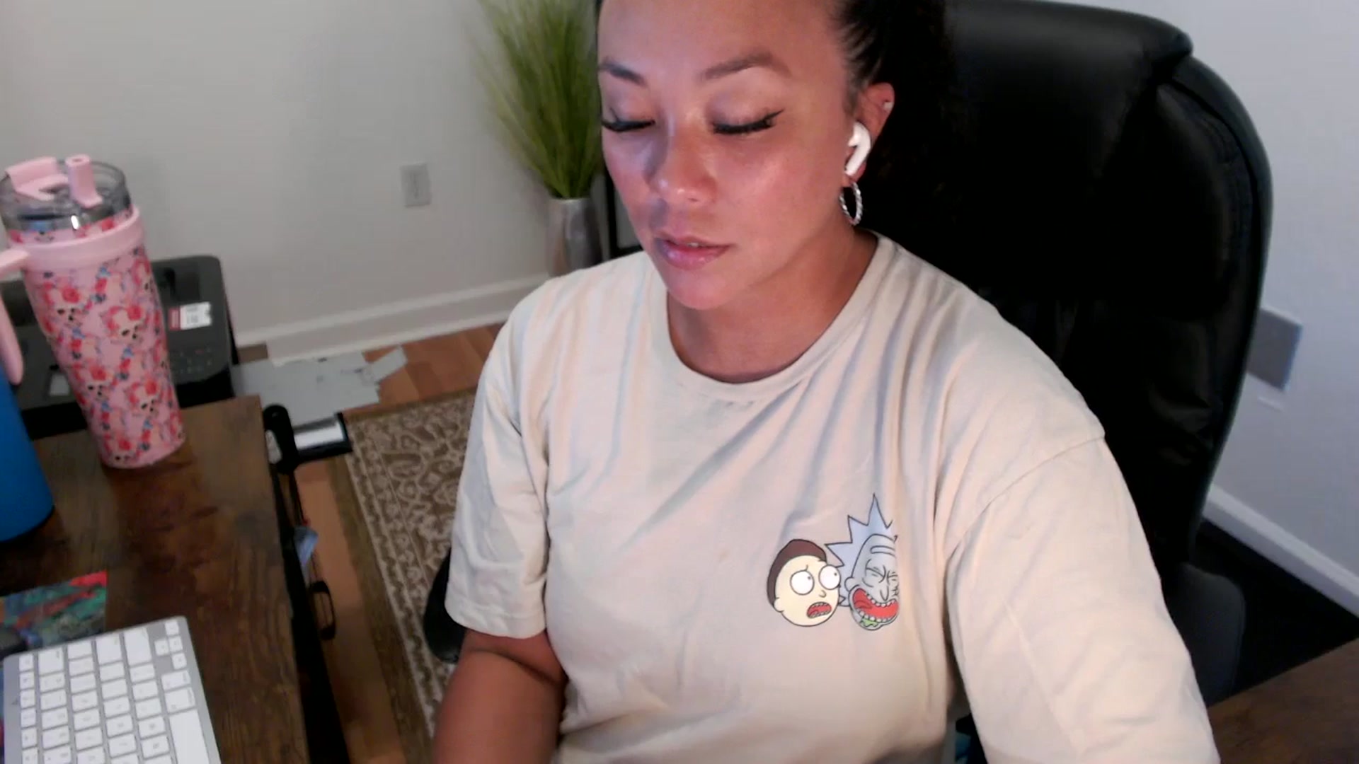 Gallery image thumbnail from MickaylaStar's myfreecams stream on, 07/21/2025, 17:50 image 13 of 20