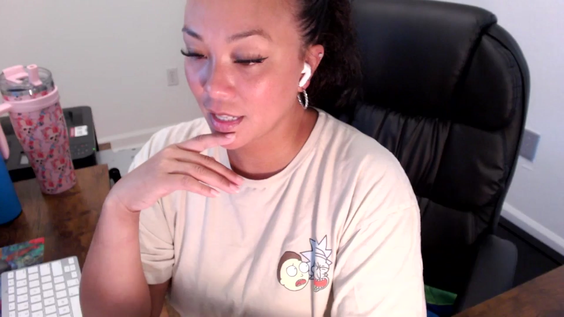 Gallery image thumbnail from MickaylaStar's myfreecams stream on, 07/21/2025, 17:50 image 6 of 20