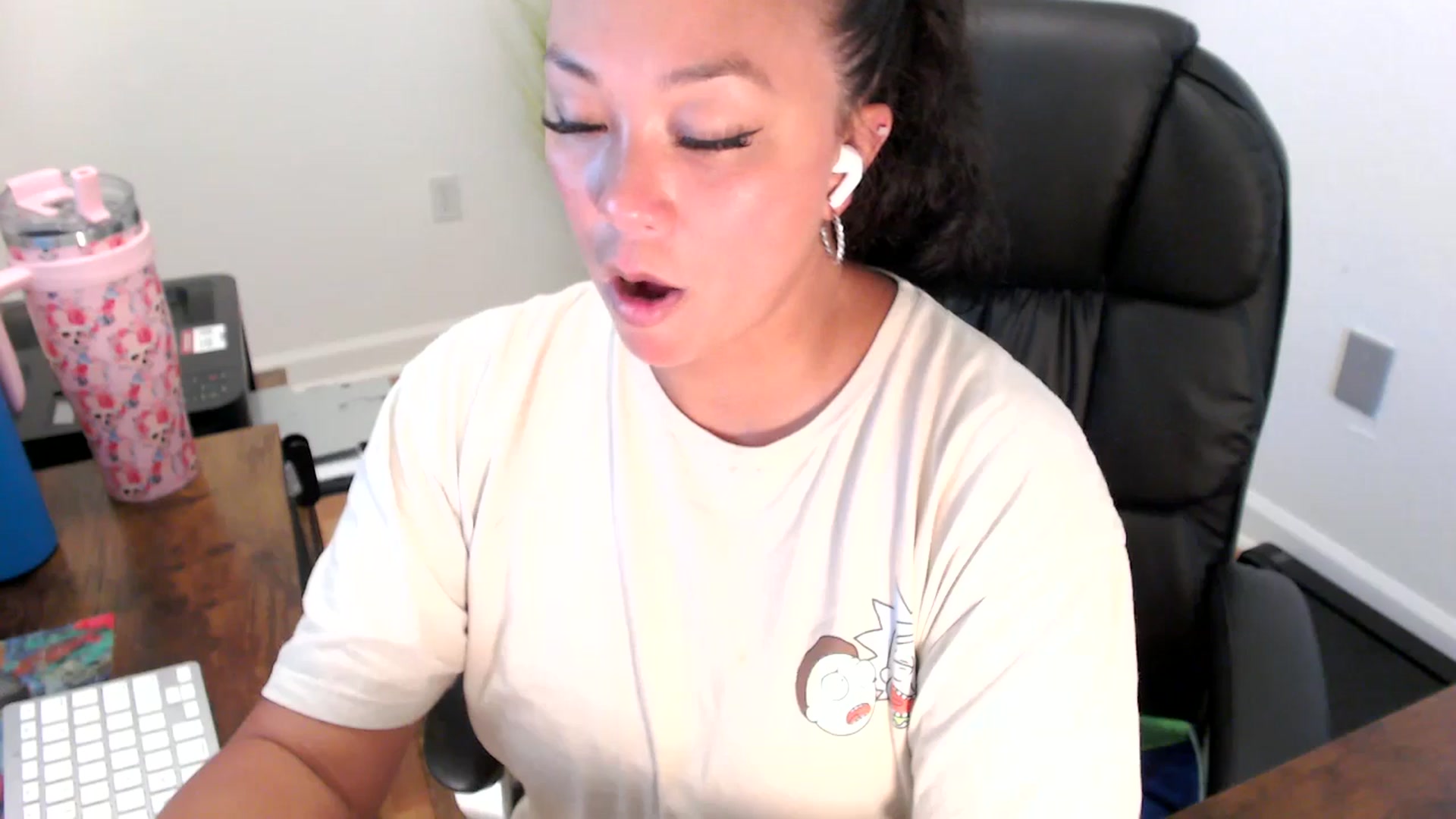 Gallery image thumbnail from MickaylaStar's myfreecams stream on, 07/21/2025, 18:18 image 4 of 20