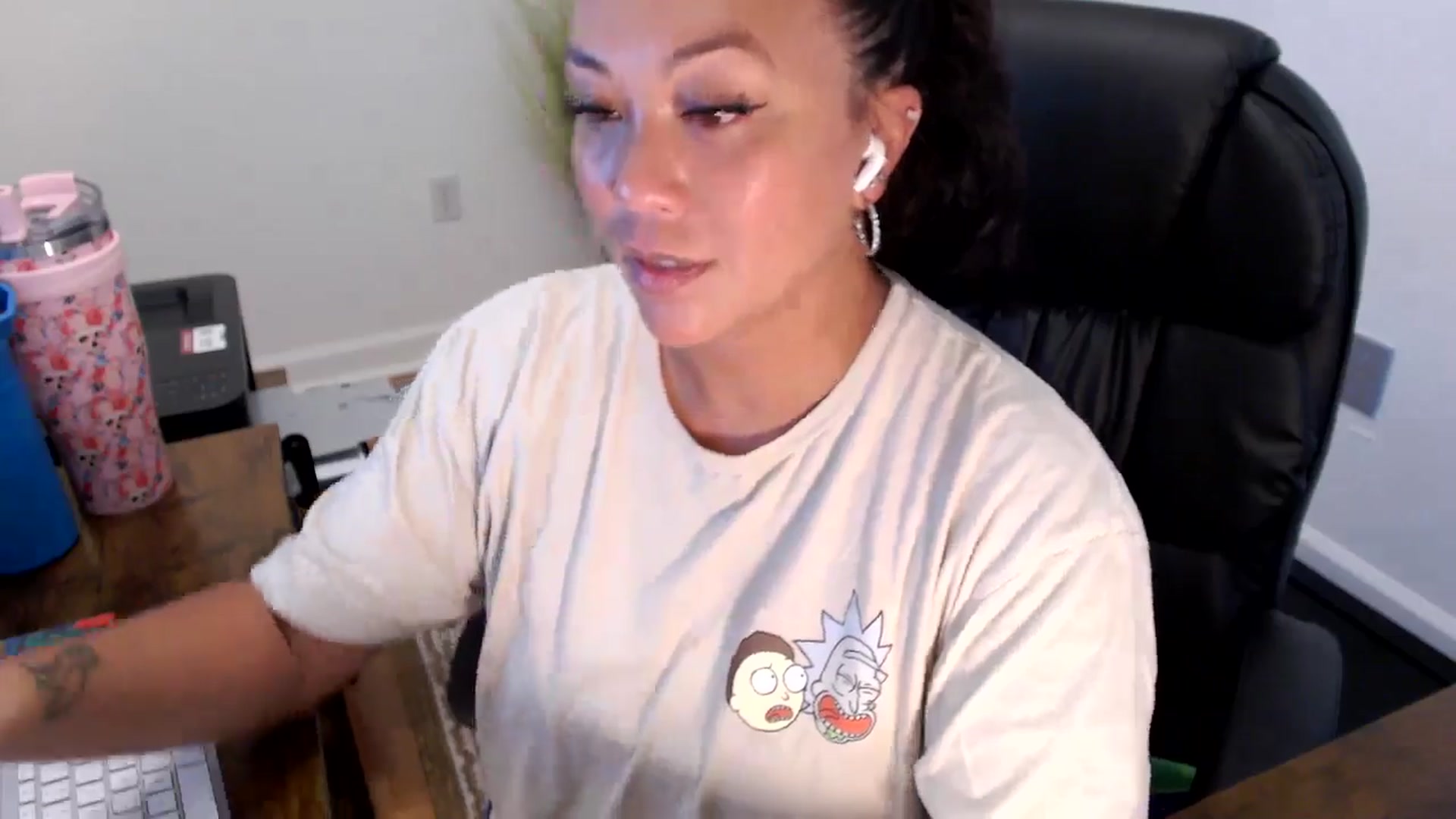 Gallery image thumbnail from MickaylaStar's myfreecams stream on, 07/21/2025, 18:18 image 10 of 20