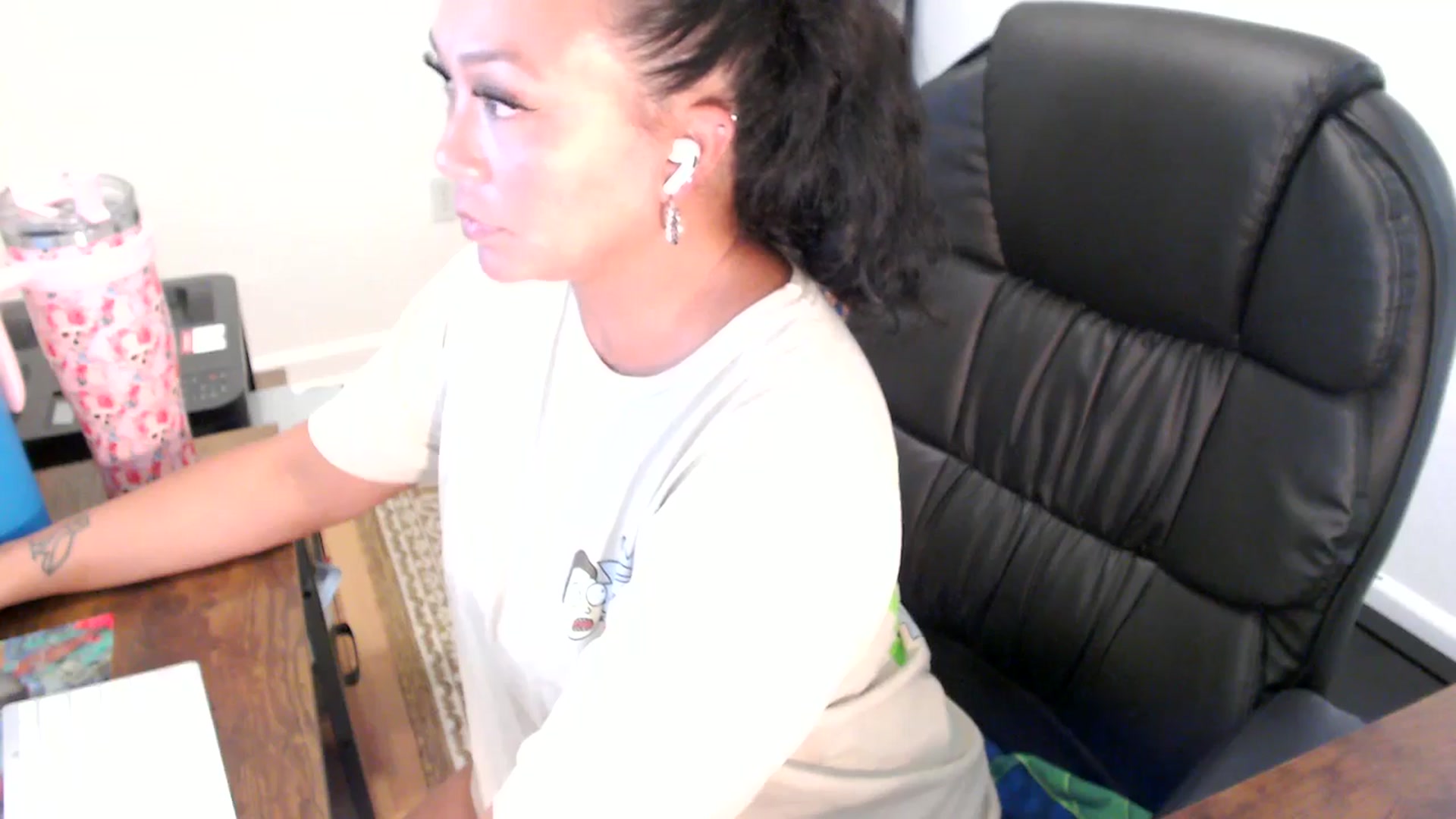 Gallery image thumbnail from MickaylaStar's myfreecams stream on, 07/21/2025, 18:18 image 2 of 20