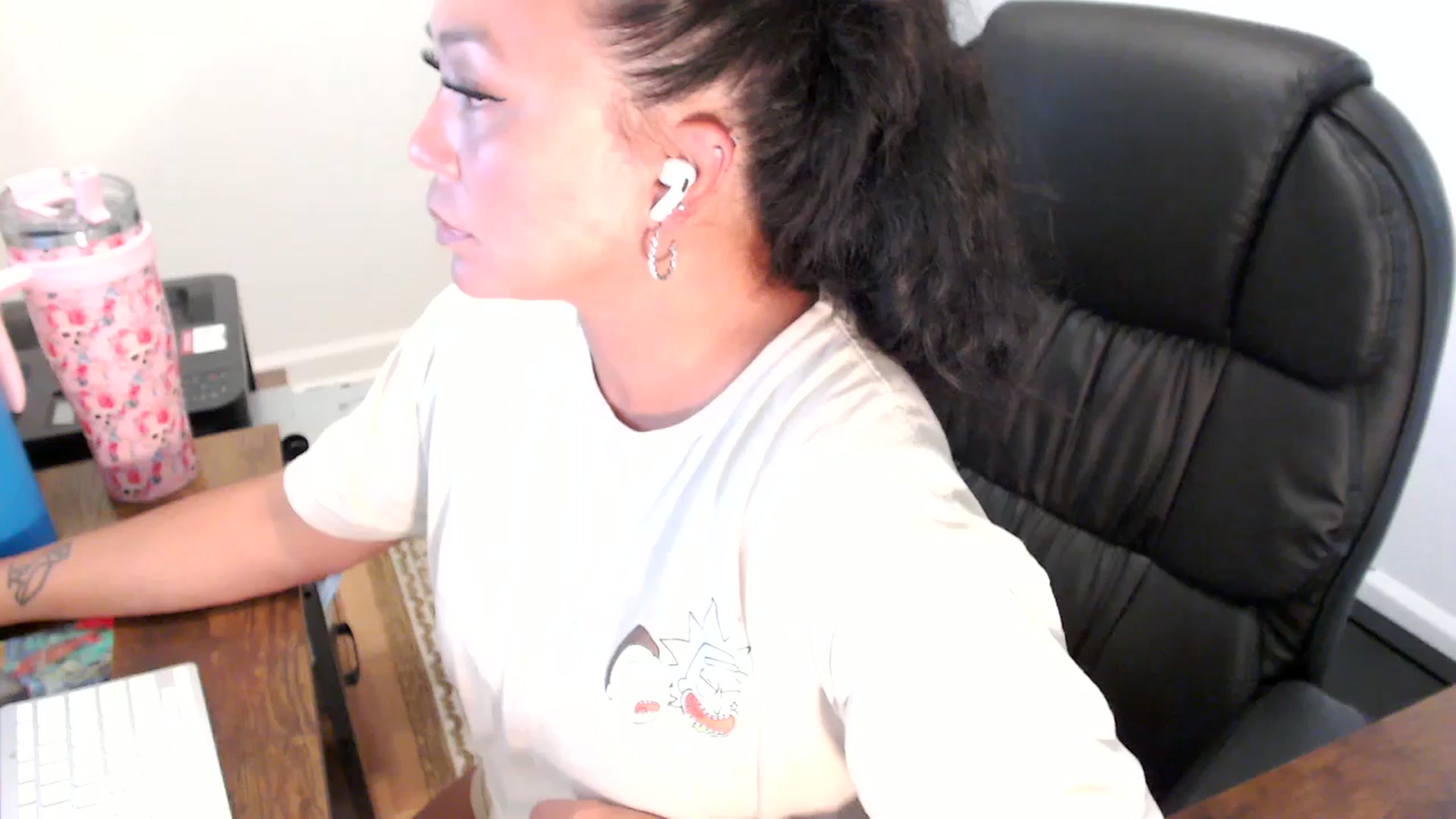 Gallery image thumbnail from MickaylaStar's myfreecams stream on, 07/21/2025, 18:18 image 5 of 20