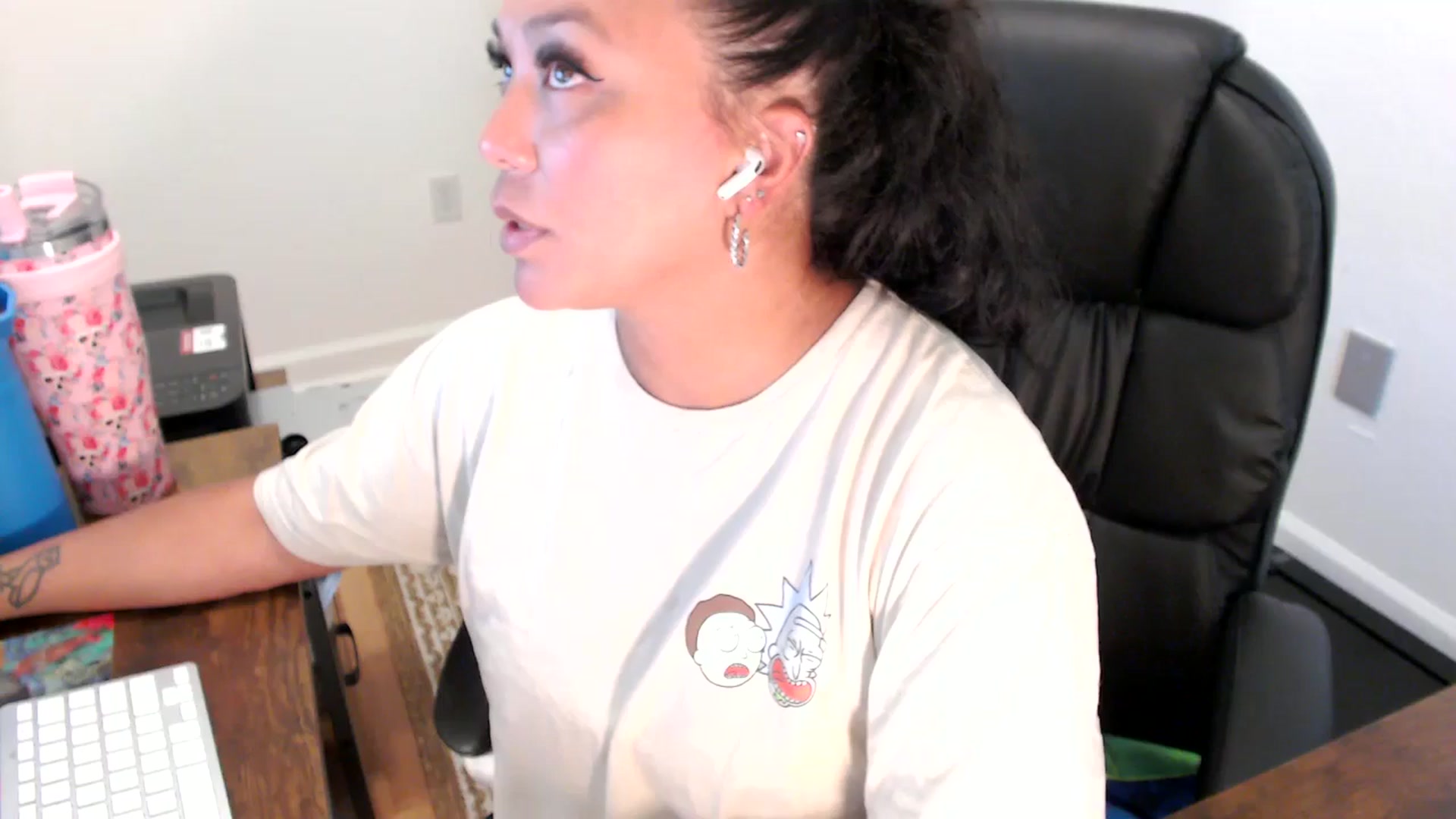 Gallery image thumbnail from MickaylaStar's myfreecams stream on, 07/21/2025, 18:18 image 8 of 20