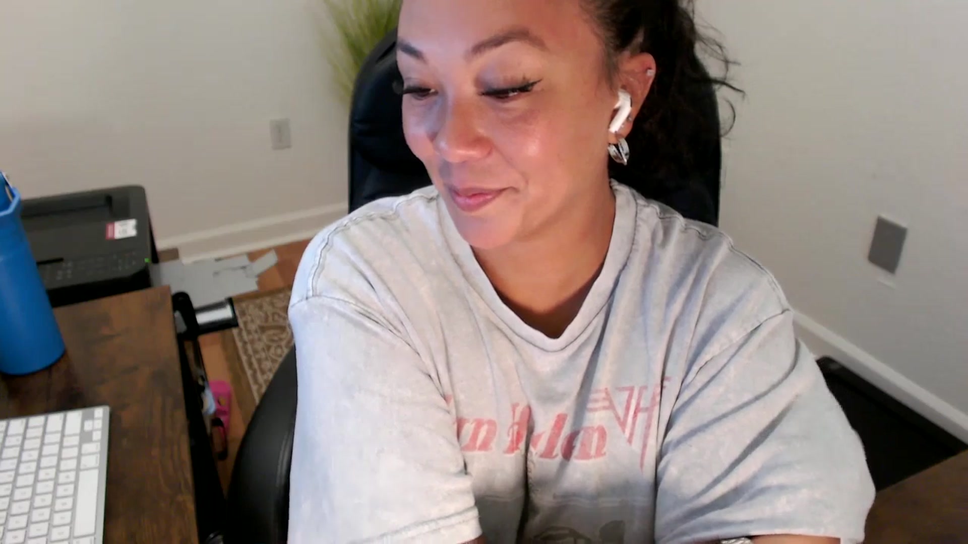 Gallery image thumbnail from MickaylaStar's myfreecams stream on, 07/22/2025, 16:24 image 14 of 20