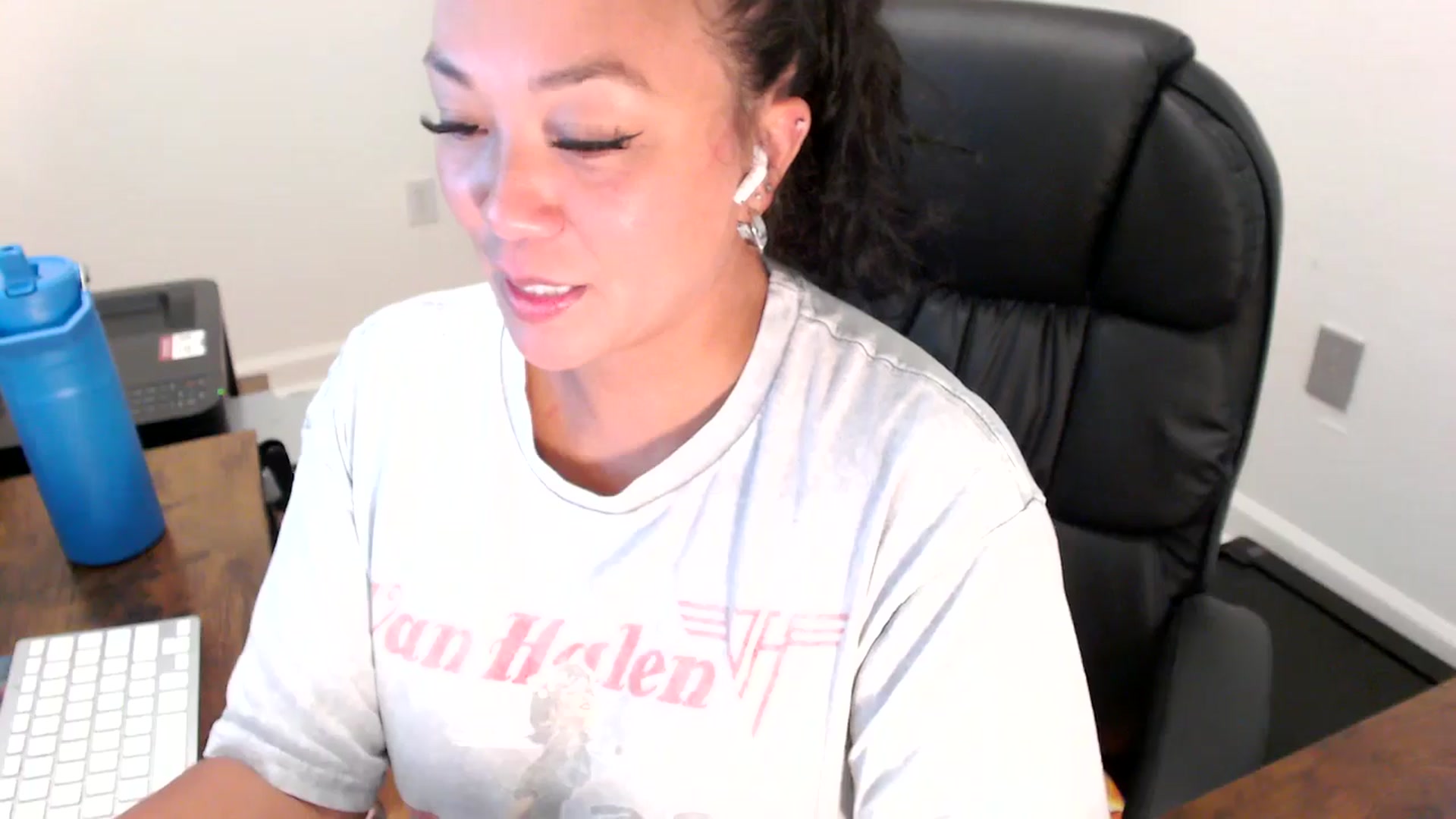 Gallery image thumbnail from MickaylaStar's myfreecams stream on, 07/22/2025, 16:54 image 20 of 20