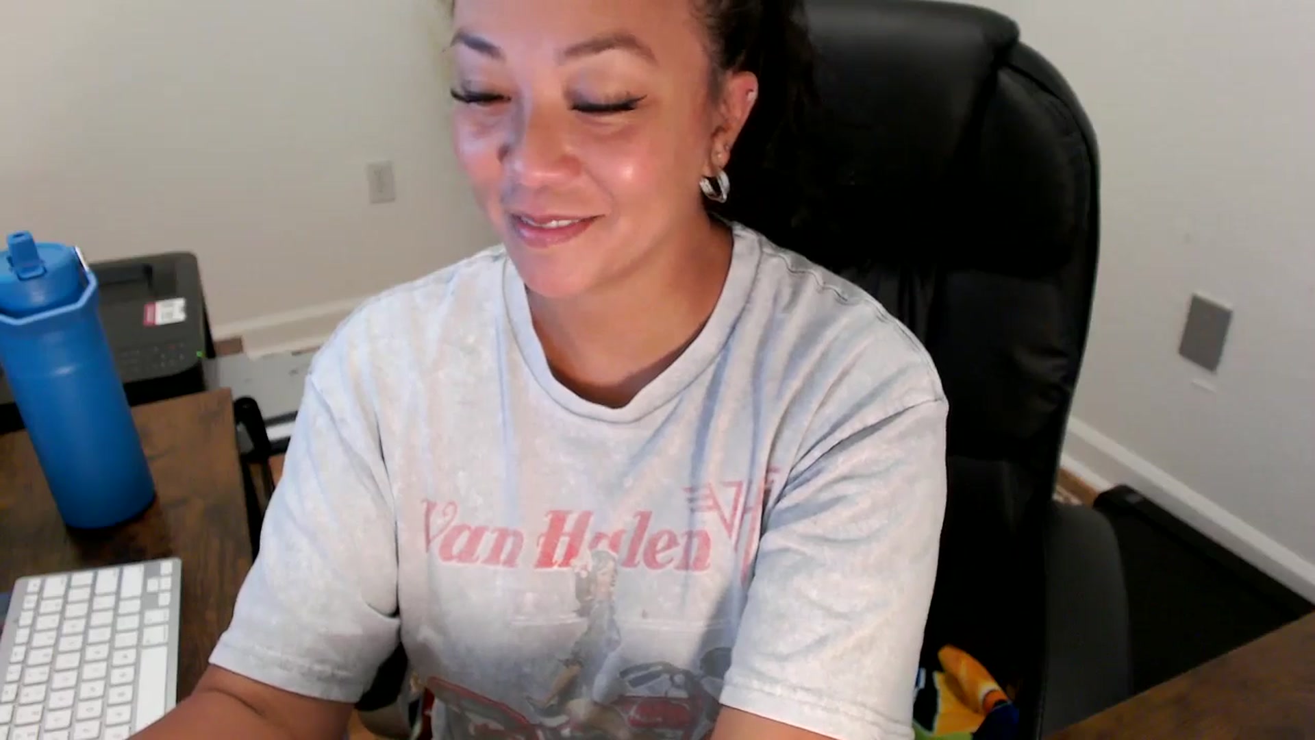 Gallery image thumbnail from MickaylaStar's myfreecams stream on, 07/22/2025, 16:54 image 15 of 20