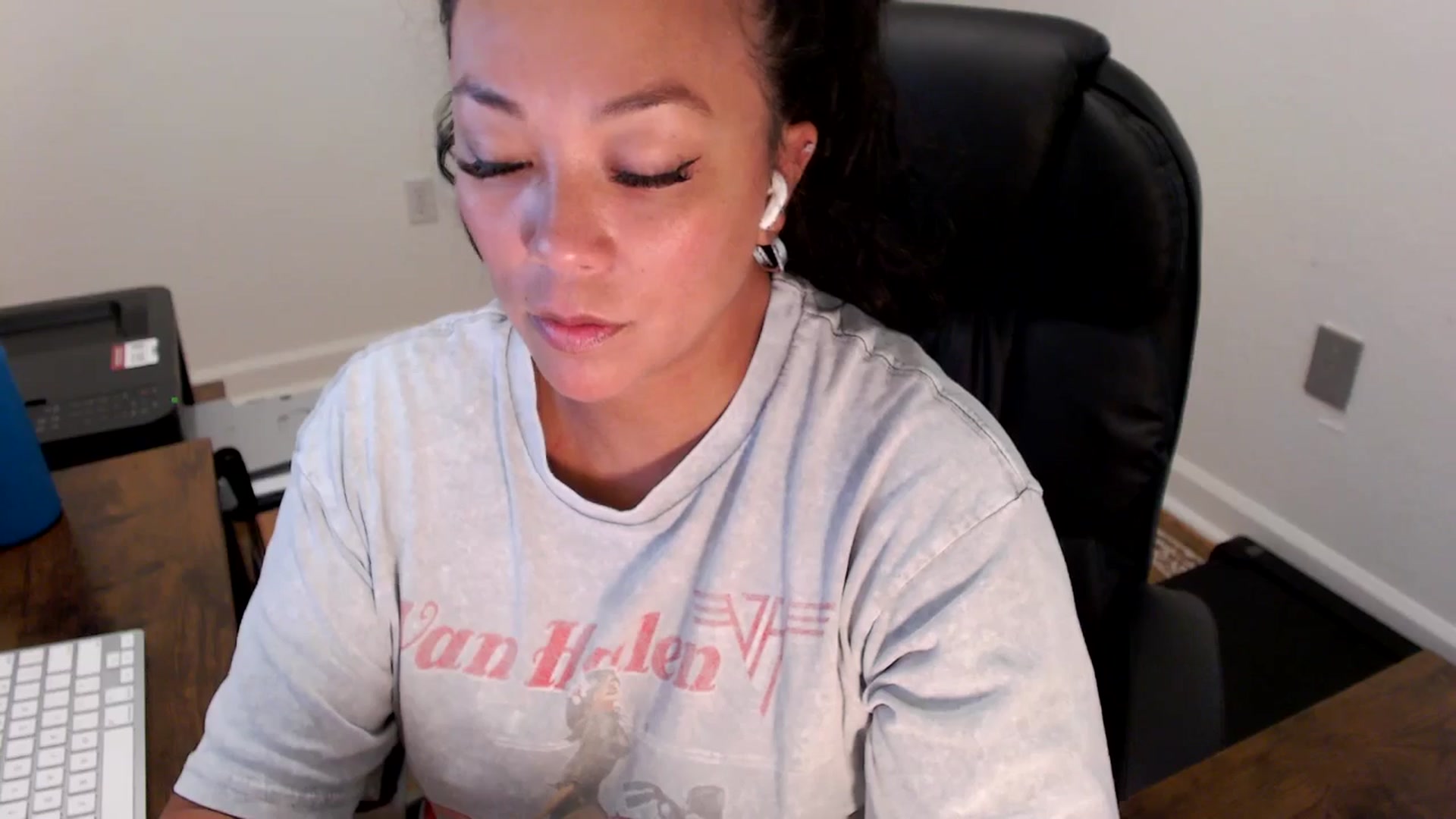 Gallery image thumbnail from MickaylaStar's myfreecams stream on, 07/22/2025, 18:07 image 9 of 20