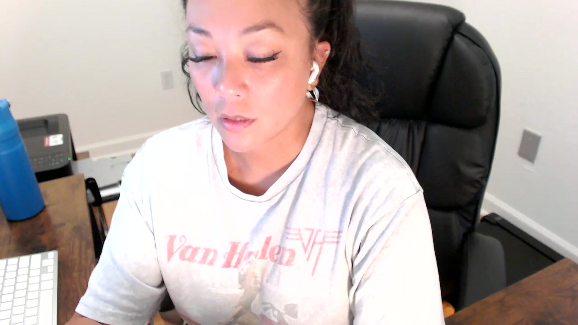Gallery image thumbnail from MickaylaStar's myfreecams stream on, 07/22/2025, 18:07 image 15 of 20