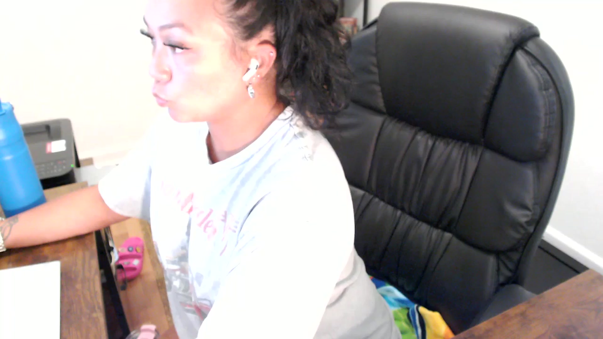 Gallery image thumbnail from MickaylaStar's myfreecams stream on, 07/22/2025, 18:32 image 1 of 20