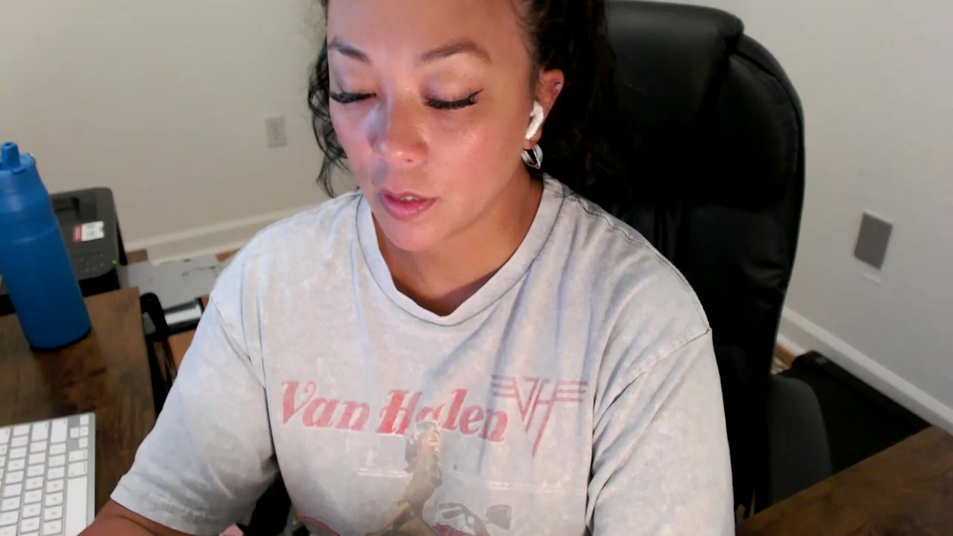 Gallery image thumbnail from MickaylaStar's myfreecams stream on, 07/22/2025, 18:32 image 7 of 20