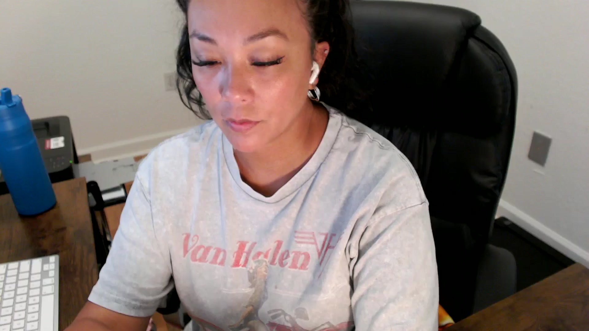 Gallery image thumbnail from MickaylaStar's myfreecams stream on, 07/22/2025, 18:32 image 14 of 20