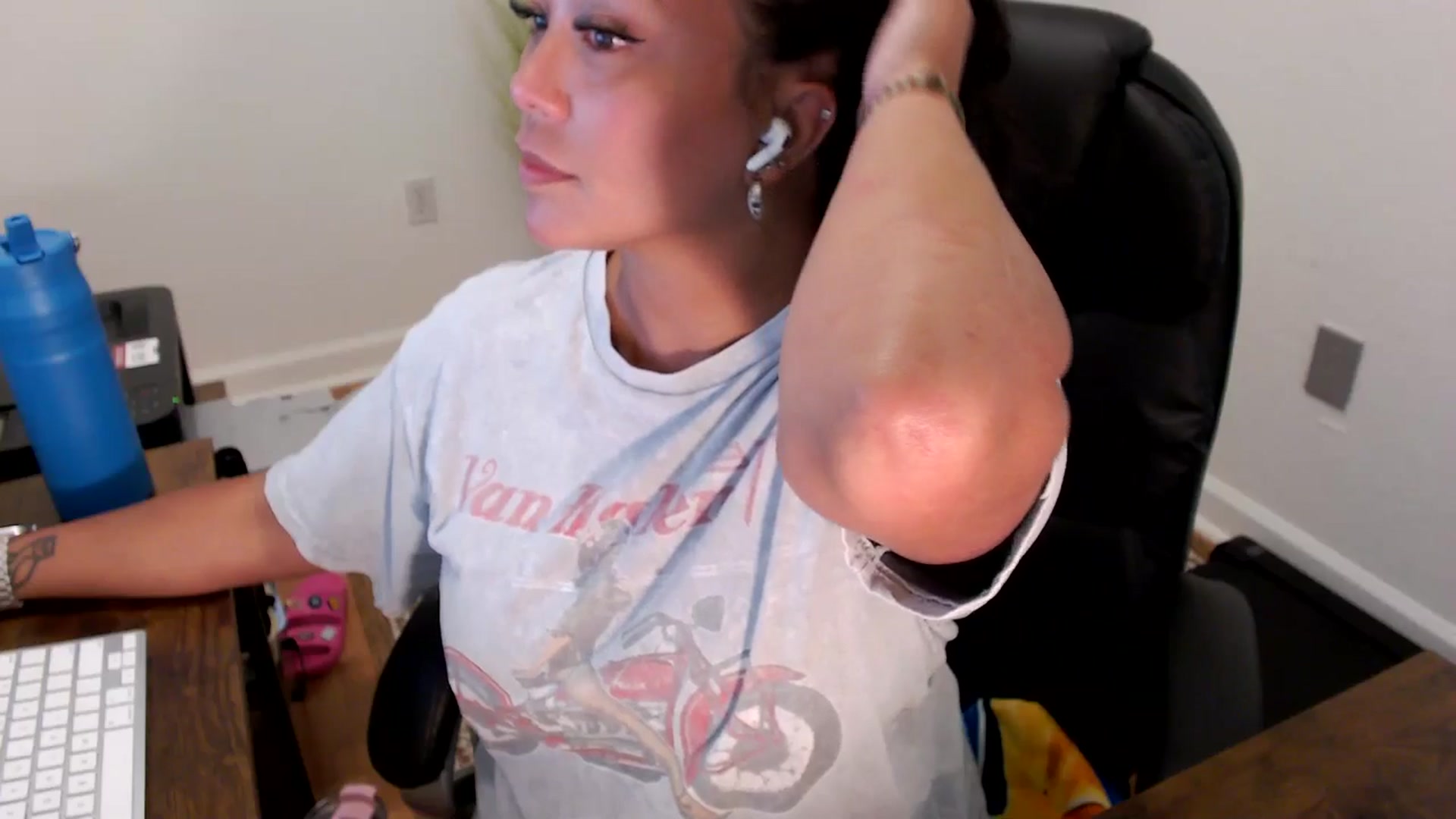 Gallery image thumbnail from MickaylaStar's myfreecams stream on, 07/22/2025, 18:53 image 17 of 20