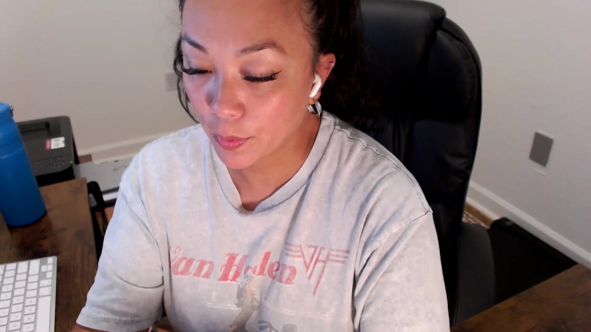 Gallery image thumbnail from MickaylaStar's myfreecams stream on, 07/22/2025, 19:53 image 5 of 20