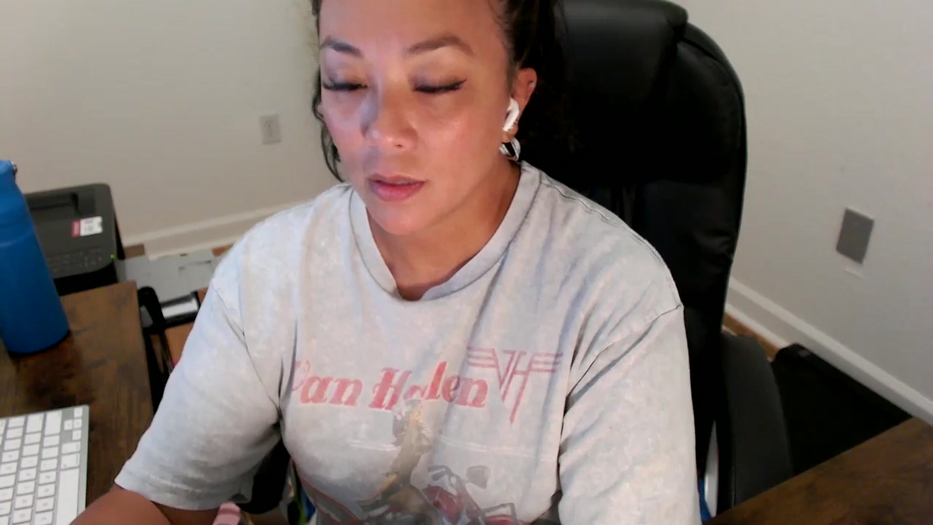 Gallery image thumbnail from MickaylaStar's myfreecams stream on, 07/22/2025, 19:53 image 11 of 20