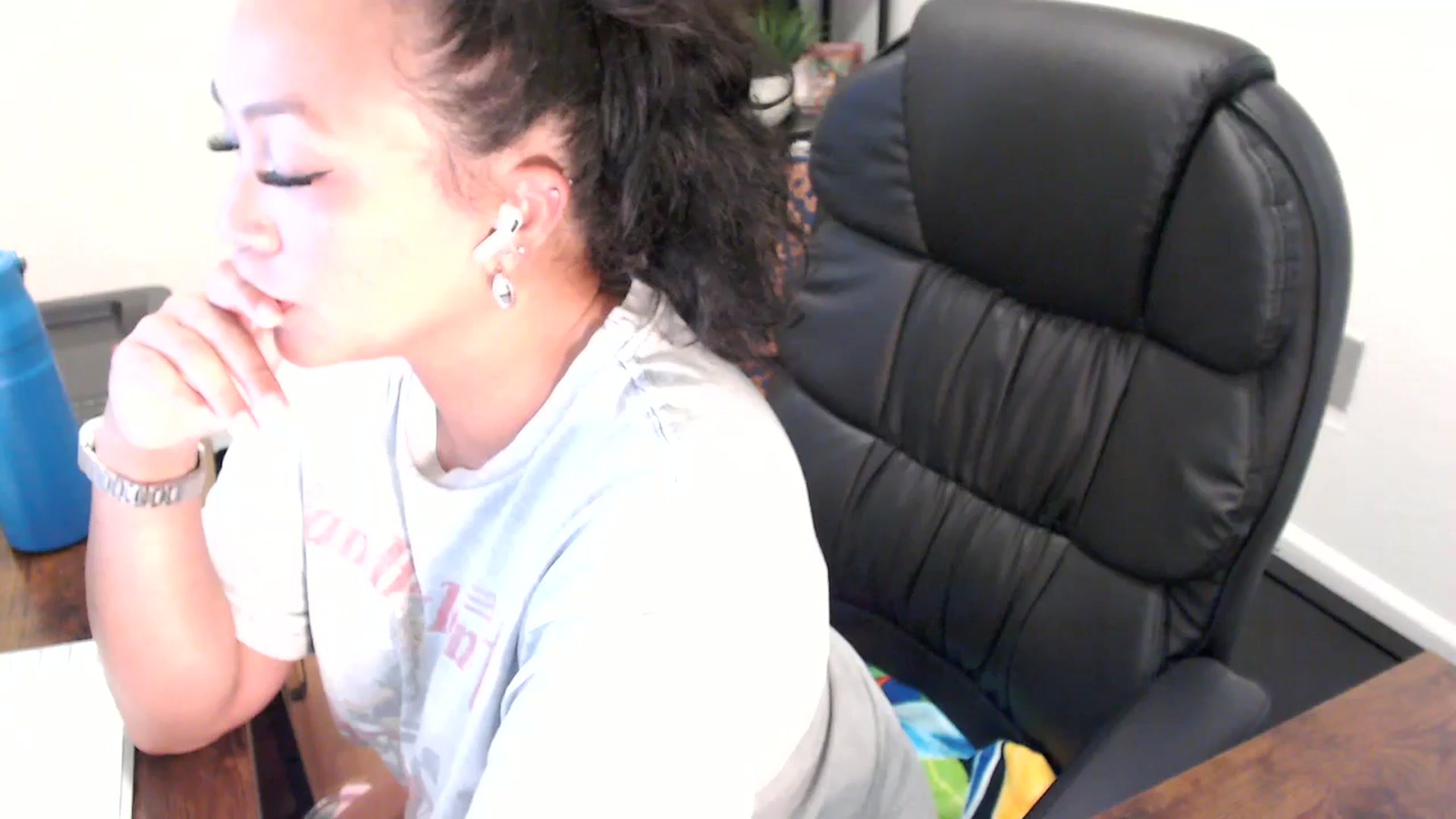 Gallery image thumbnail from MickaylaStar's myfreecams stream on, 07/22/2025, 19:53 image 12 of 20