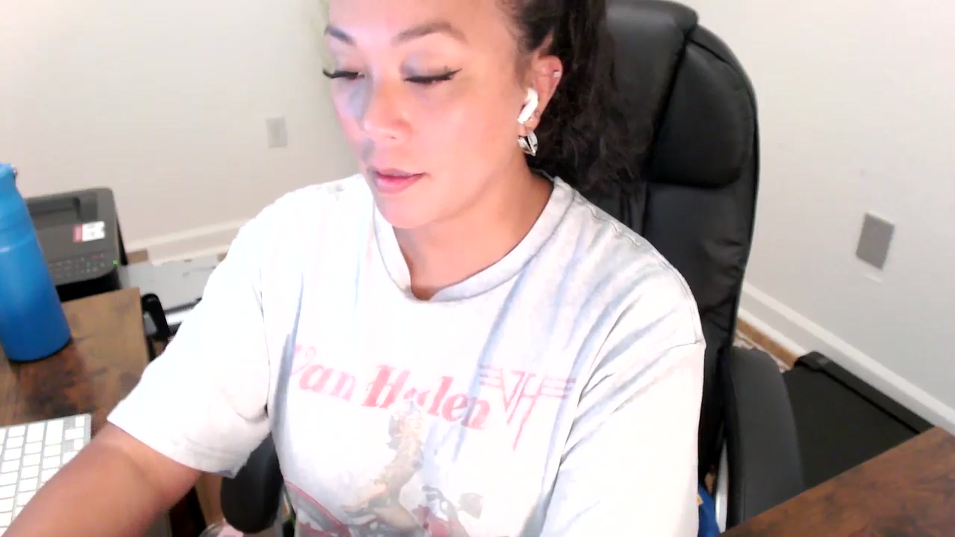 Gallery image thumbnail from MickaylaStar's myfreecams stream on, 07/22/2025, 19:53 image 7 of 20