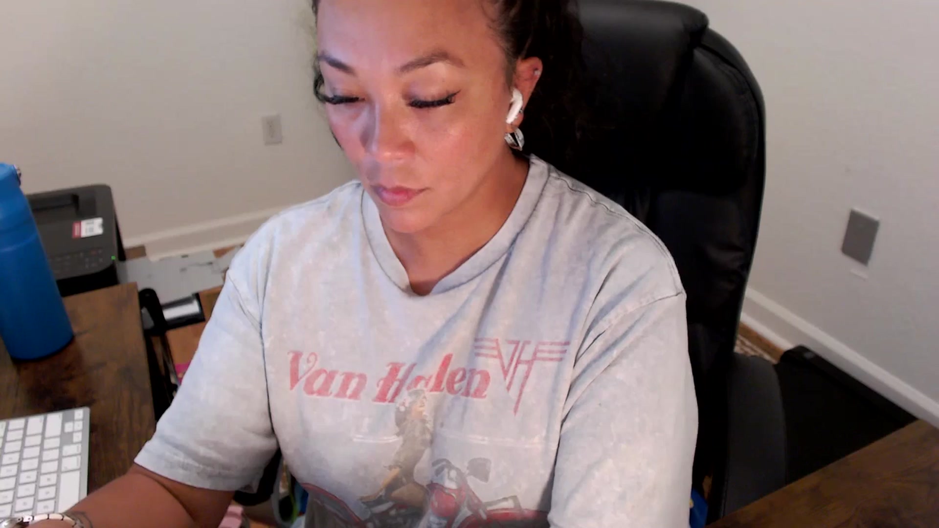 Gallery image thumbnail from MickaylaStar's myfreecams stream on, 07/22/2025, 19:53 image 6 of 20