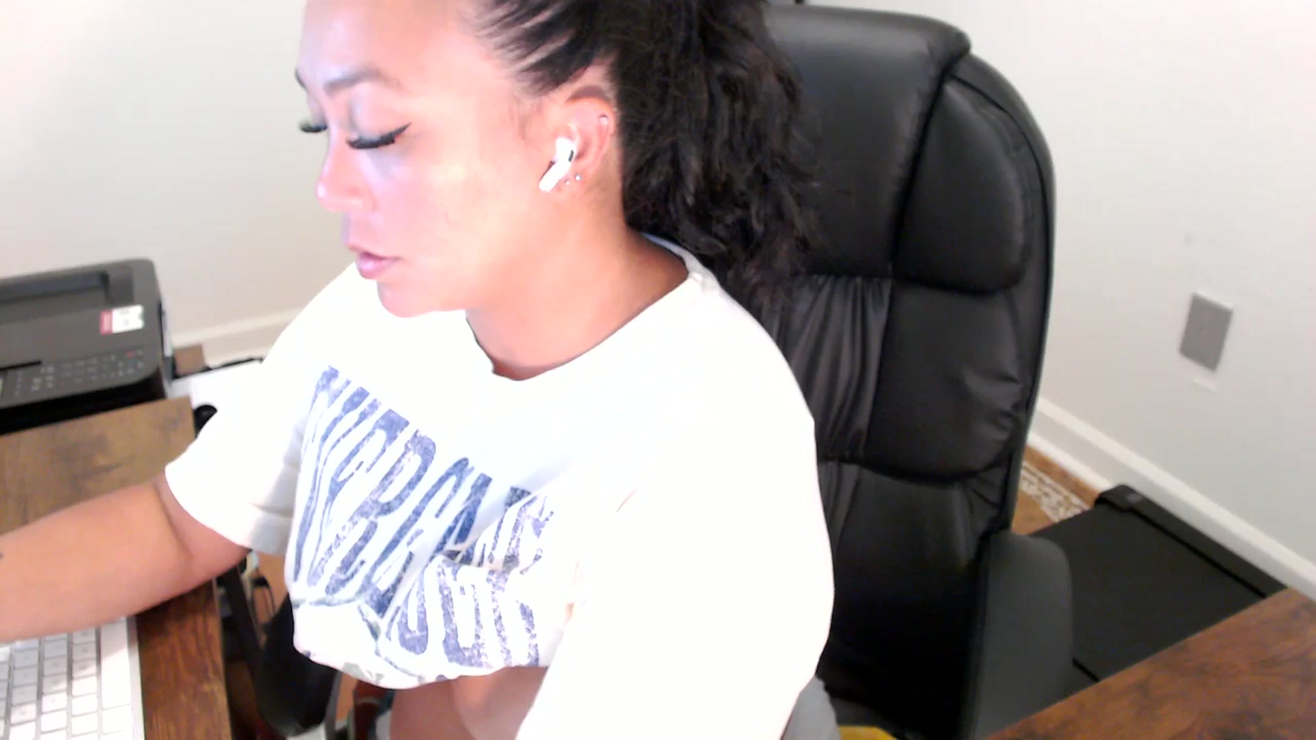 Gallery image thumbnail from MickaylaStar's myfreecams stream on, 07/23/2025, 15:08 image 19 of 20