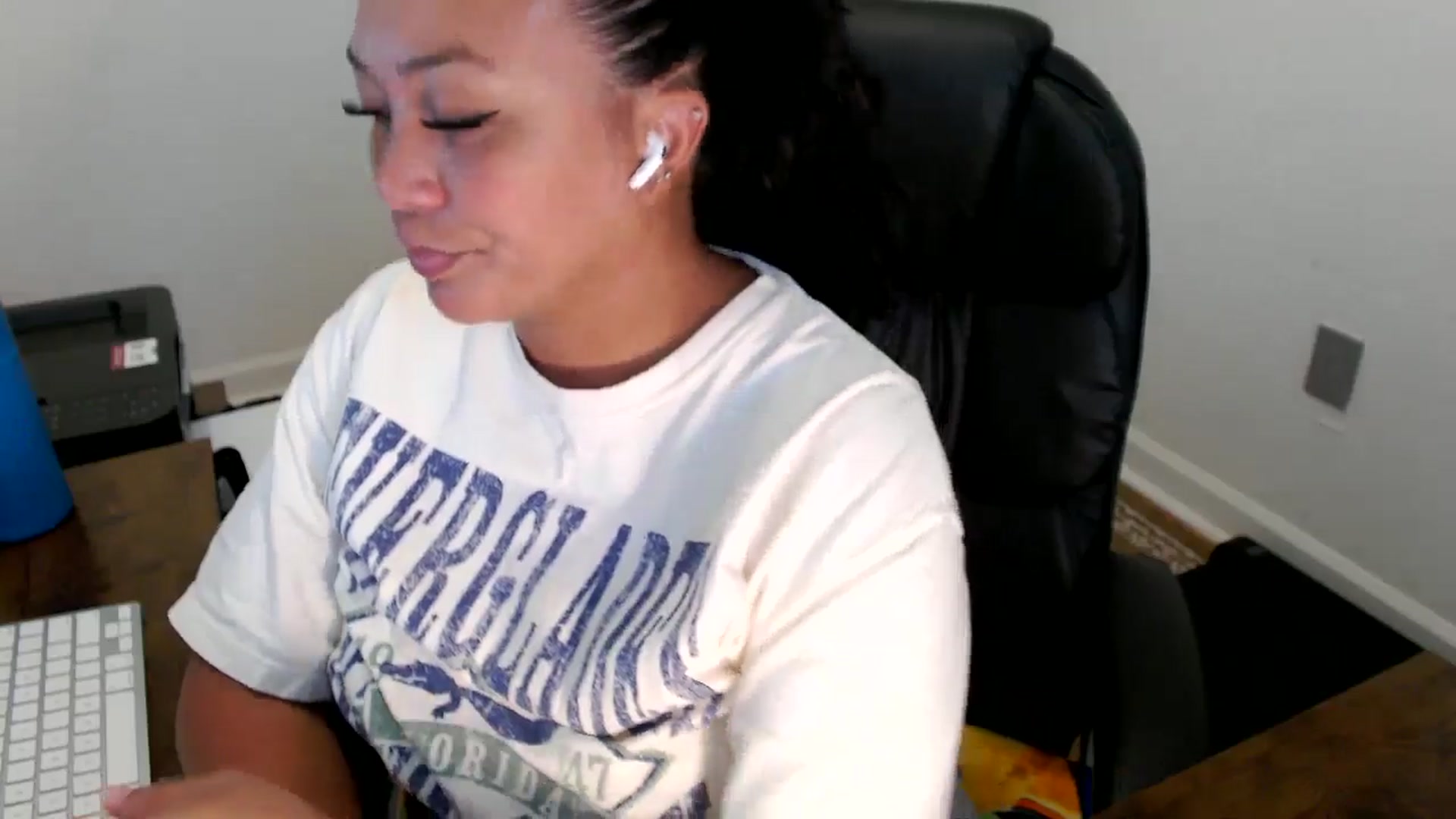 Gallery image thumbnail from MickaylaStar's myfreecams stream on, 07/23/2025, 15:56 image 14 of 20