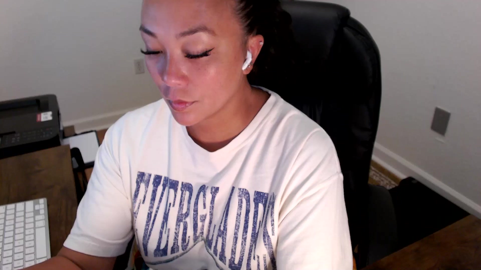 Gallery image thumbnail from MickaylaStar's myfreecams stream on, 07/23/2025, 15:56 image 1 of 20