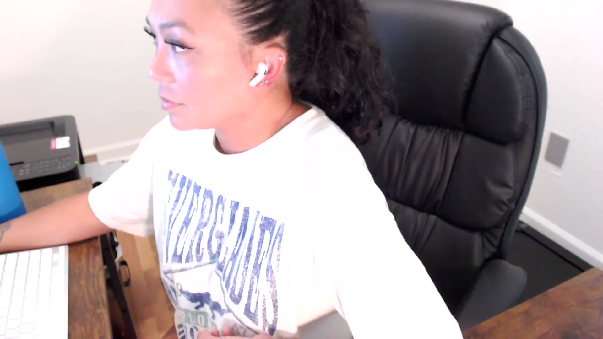 Gallery image thumbnail from MickaylaStar's myfreecams stream on, 07/23/2025, 16:52 image 20 of 20