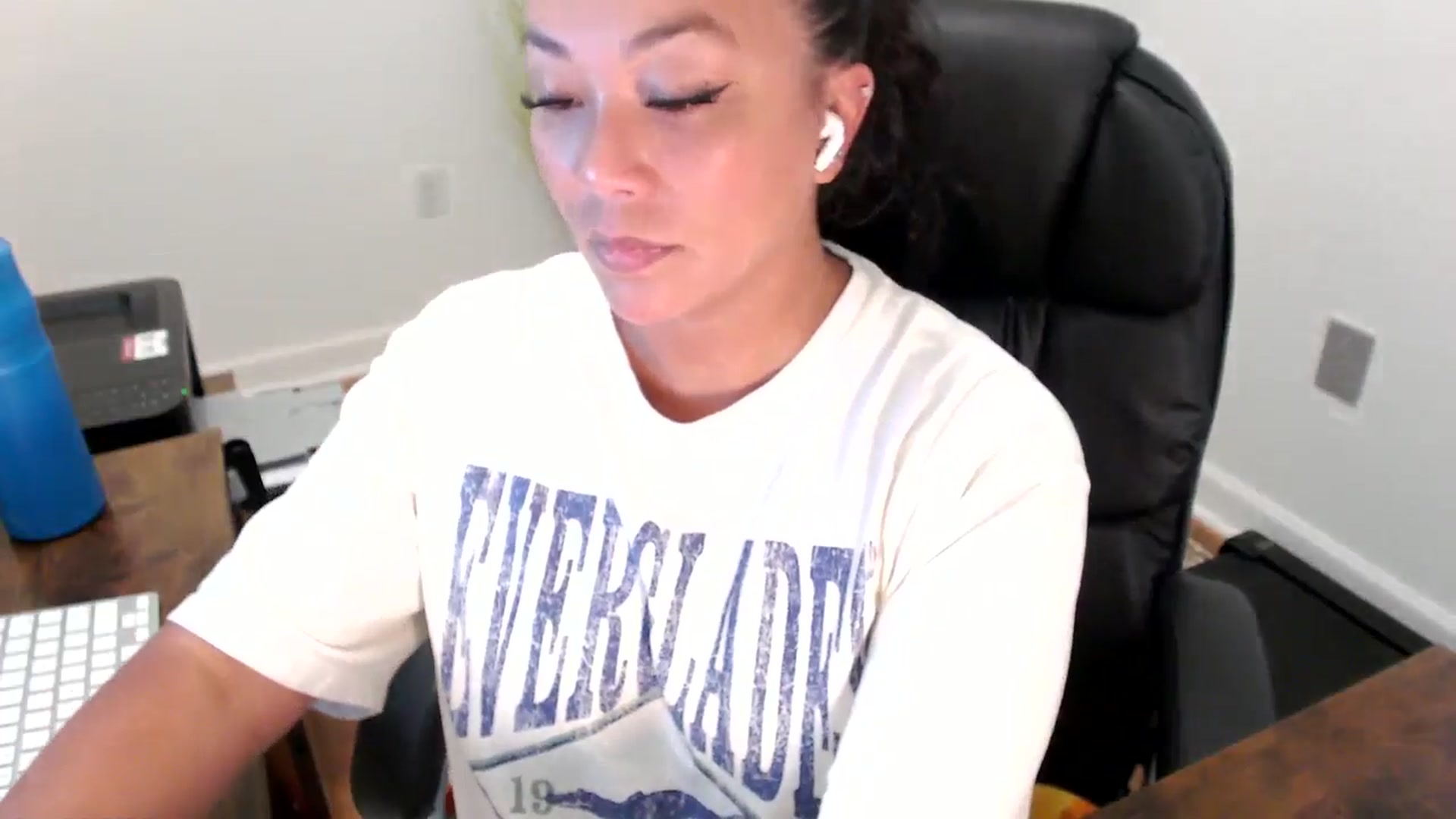 Gallery image thumbnail from MickaylaStar's myfreecams stream on, 07/23/2025, 17:42 image 11 of 20