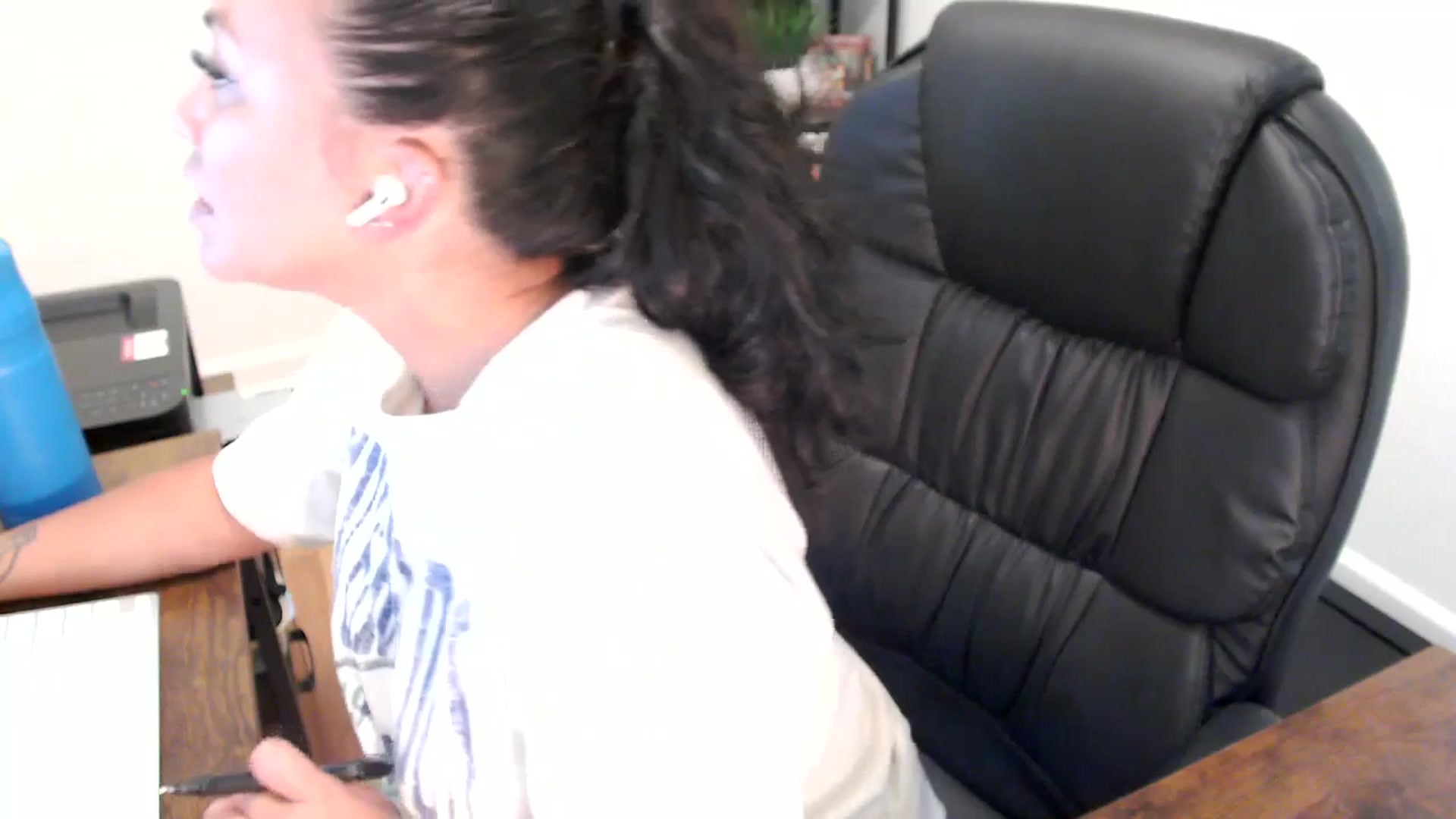Gallery image thumbnail from MickaylaStar's myfreecams stream on, 07/23/2025, 17:42 image 9 of 20