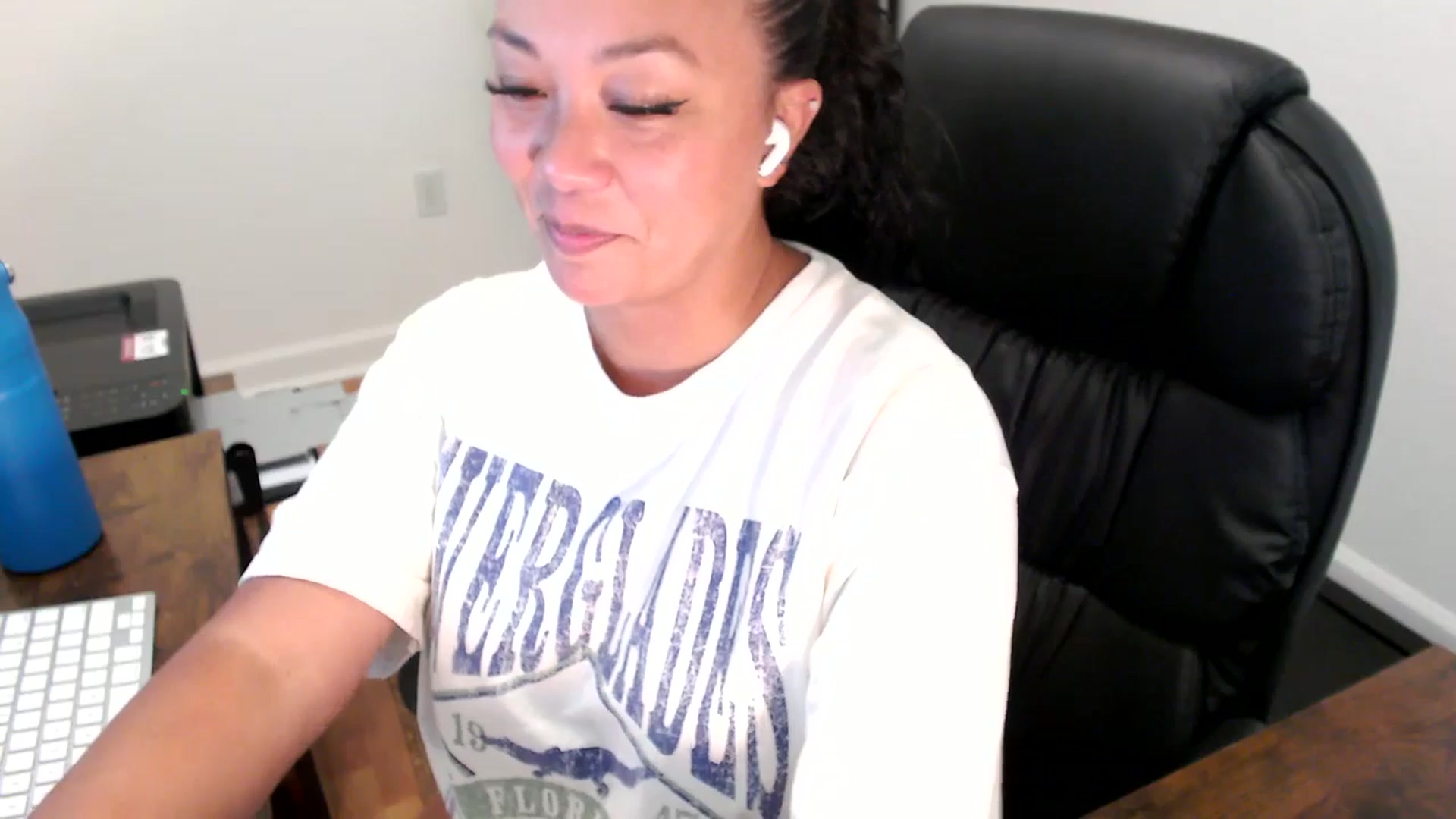 Gallery image thumbnail from MickaylaStar's myfreecams stream on, 07/23/2025, 18:08 image 16 of 20