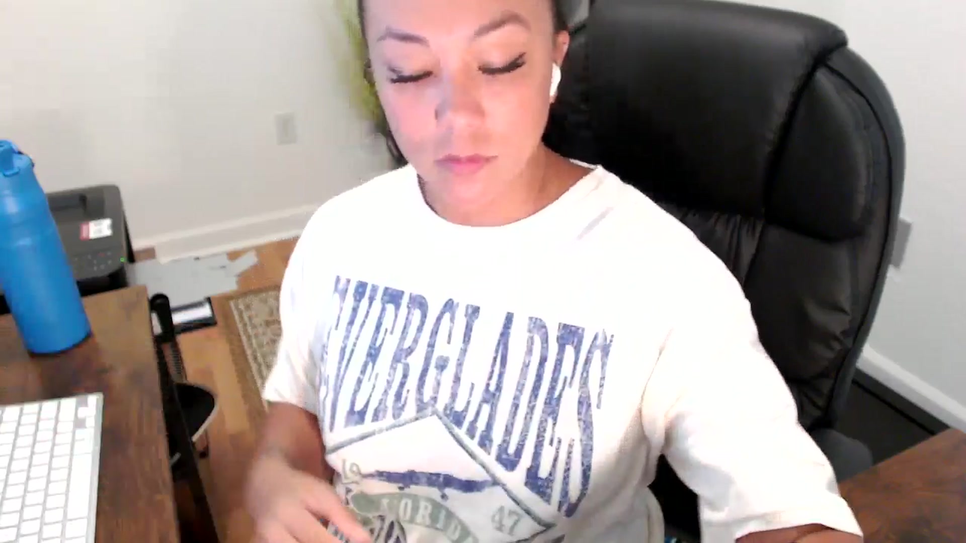 Gallery image thumbnail from MickaylaStar's myfreecams stream on, 07/23/2025, 18:08 image 12 of 20