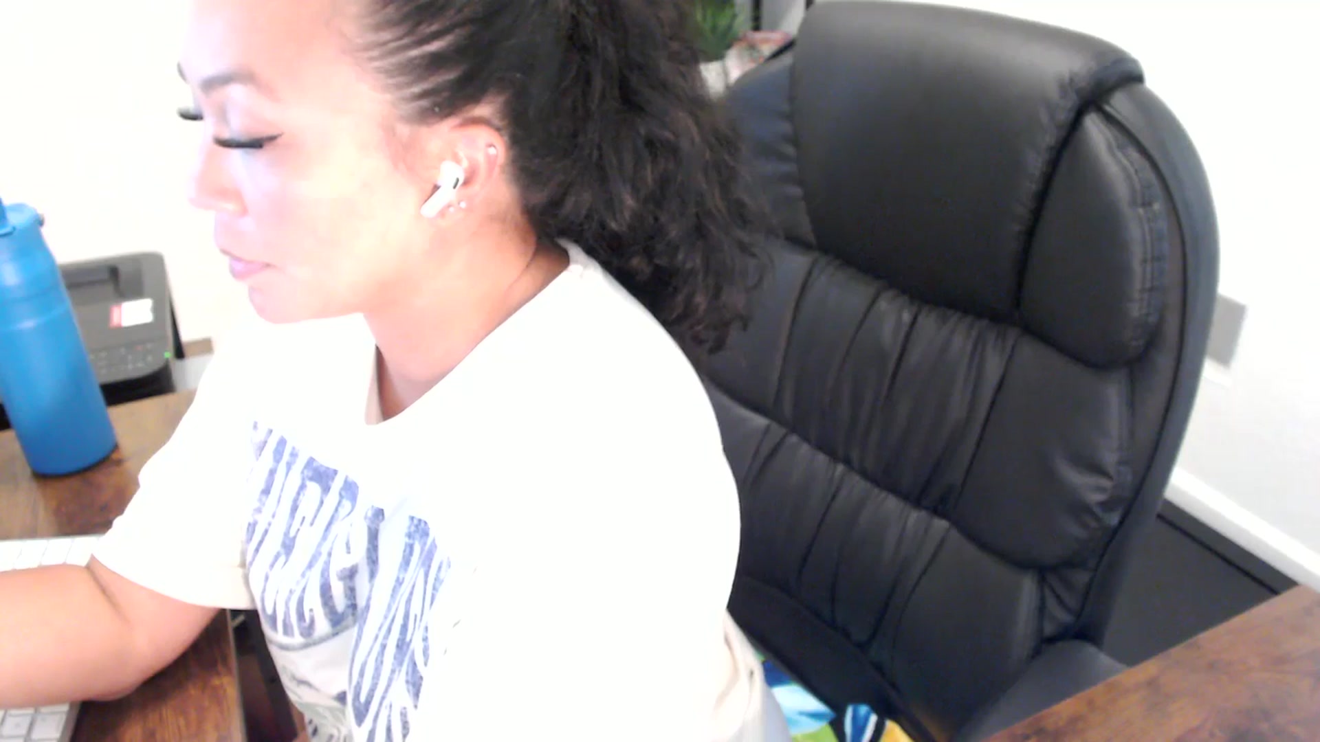 Gallery image thumbnail from MickaylaStar's myfreecams stream on, 07/23/2025, 19:42 image 9 of 20