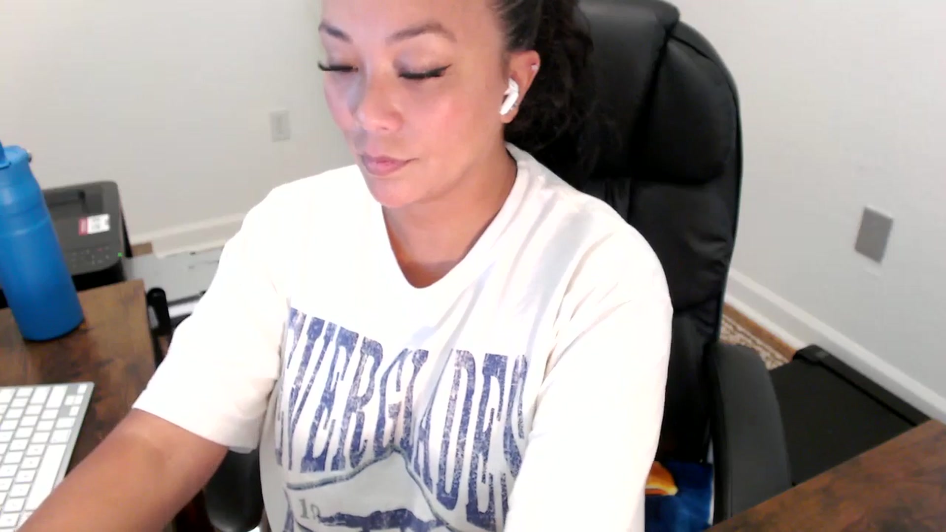 Gallery image thumbnail from MickaylaStar's myfreecams stream on, 07/23/2025, 19:42 image 10 of 20