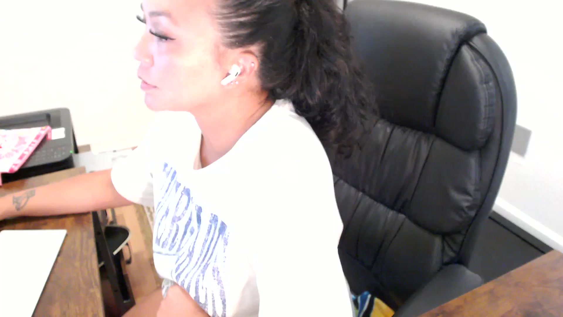 Gallery image thumbnail from MickaylaStar's myfreecams stream on, 07/23/2025, 19:42 image 18 of 20