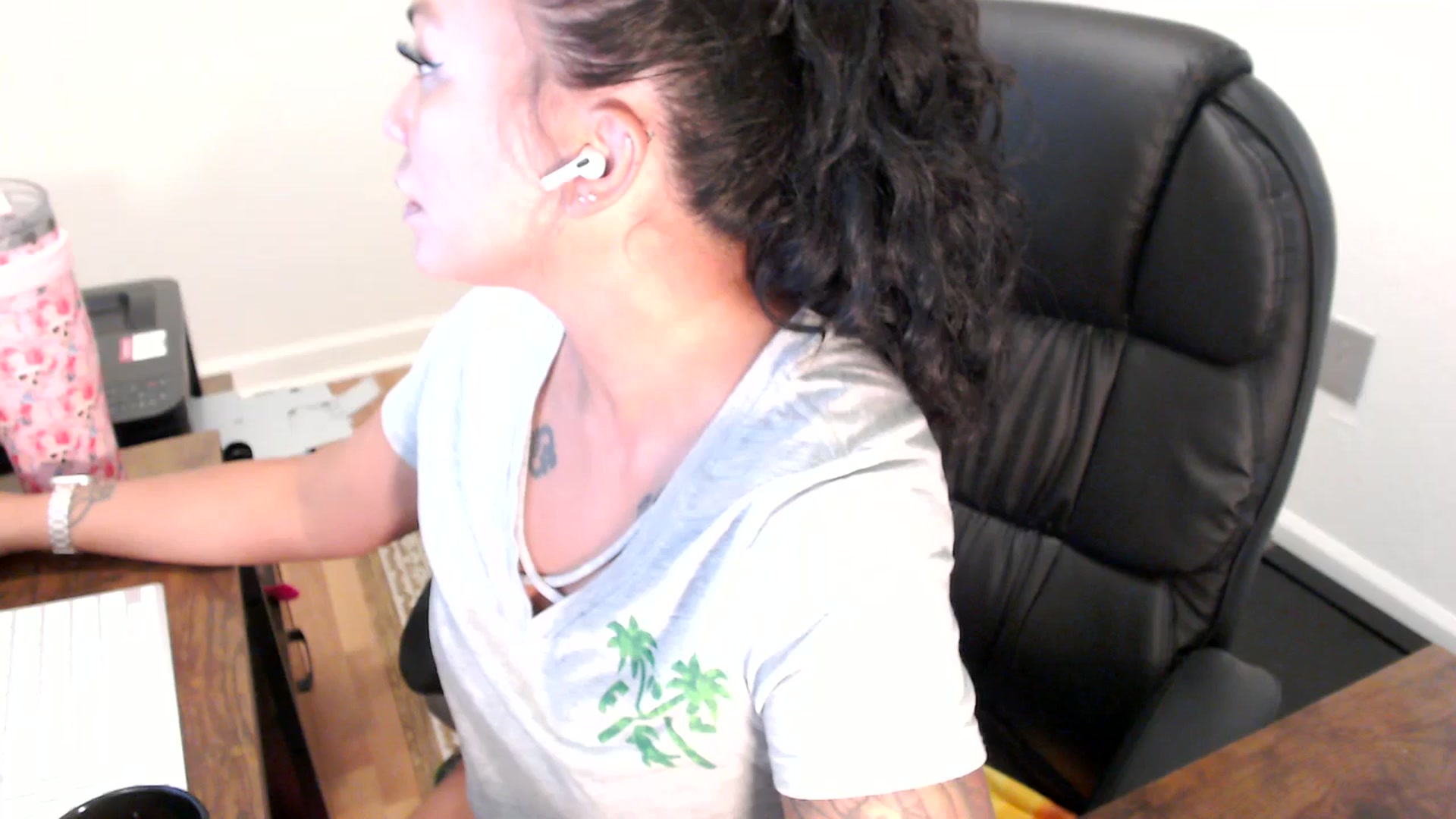 Gallery image thumbnail from MickaylaStar's myfreecams stream on, 07/24/2025, 14:04 image 17 of 20