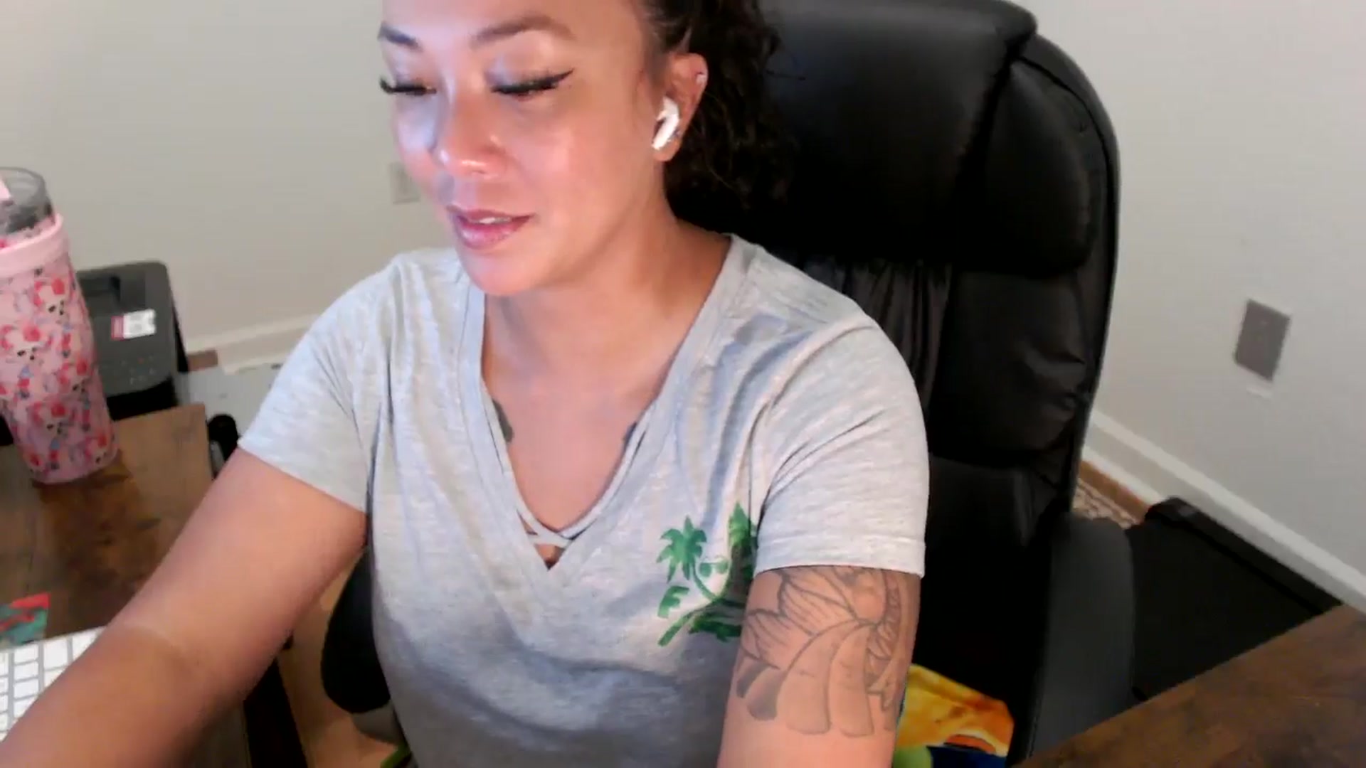 Gallery image thumbnail from MickaylaStar's myfreecams stream on, 07/24/2025, 15:15 image 12 of 20