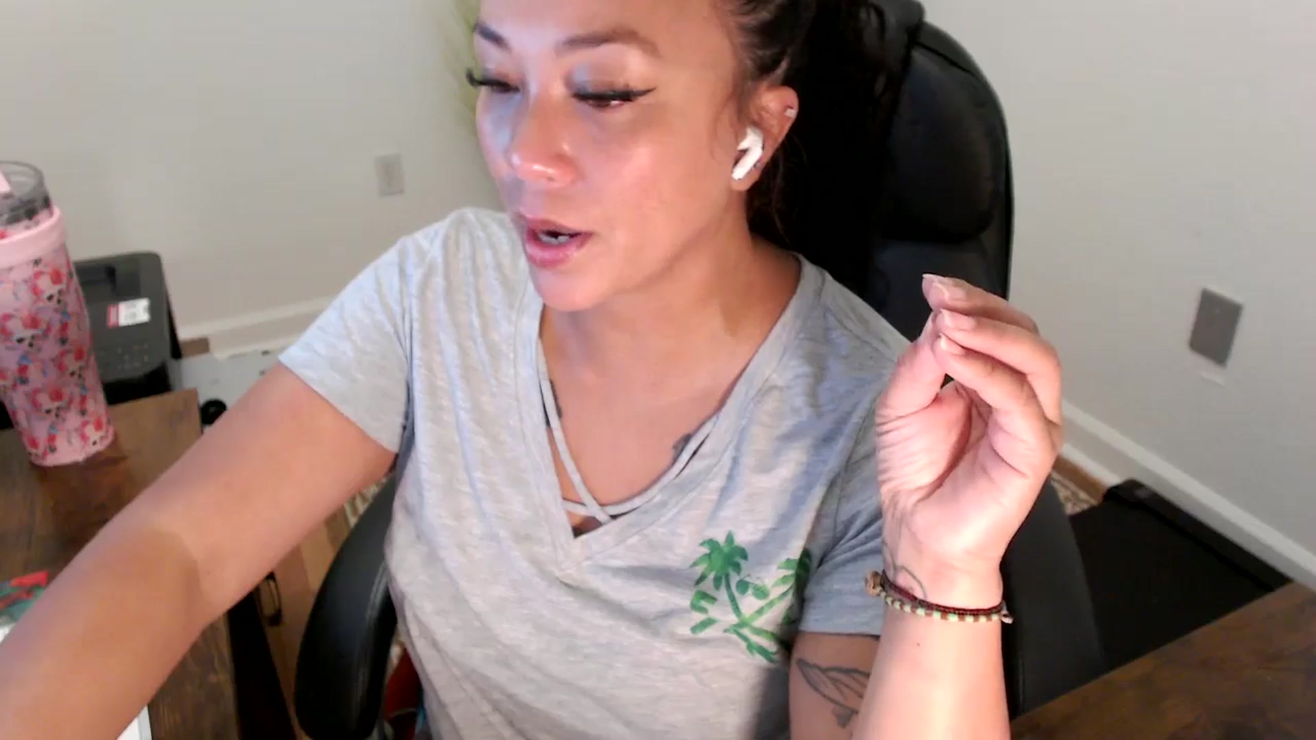 Gallery image thumbnail from MickaylaStar's myfreecams stream on, 07/24/2025, 15:15 image 8 of 20