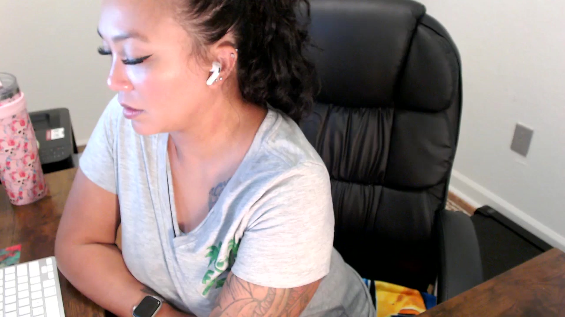 Gallery image thumbnail from MickaylaStar's myfreecams stream on, 07/24/2025, 15:32 image 5 of 20