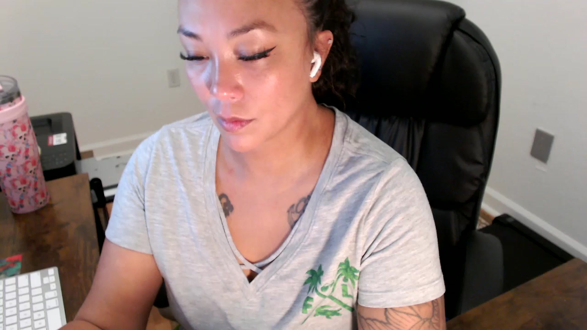 Gallery image thumbnail from MickaylaStar's myfreecams stream on, 07/24/2025, 15:32 image 10 of 20